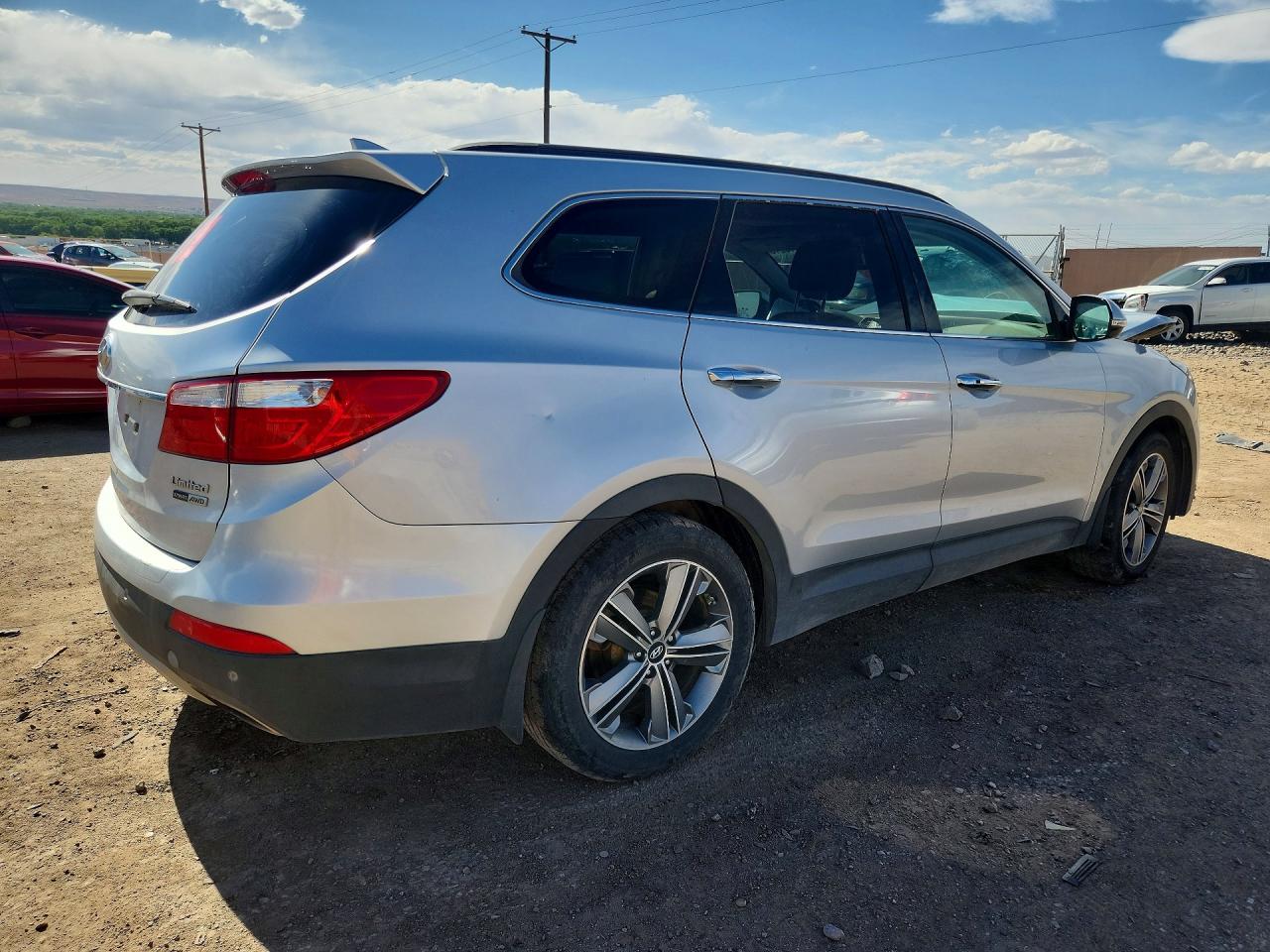 2015 Hyundai Santa Fe Limited Silver vin: KM8SRDHF1FU109630