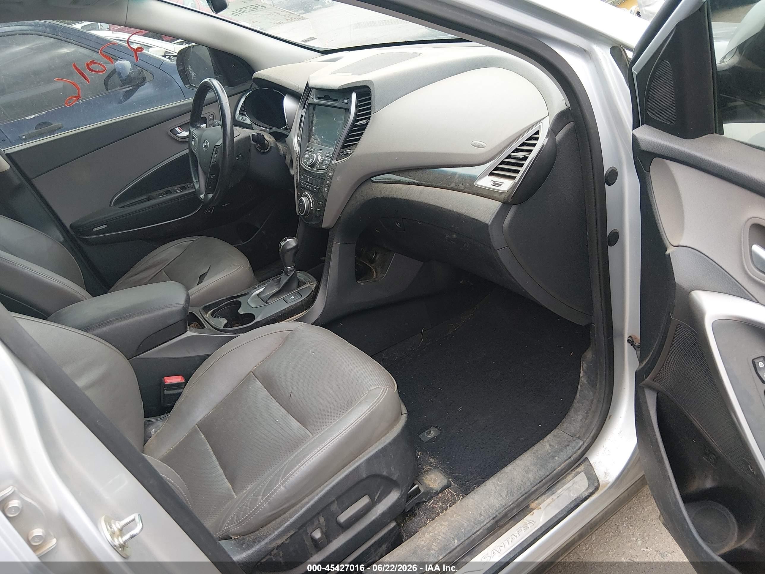 2015 Hyundai Santa Fe Limited Silver vin: KM8SRDHF1FU125701
