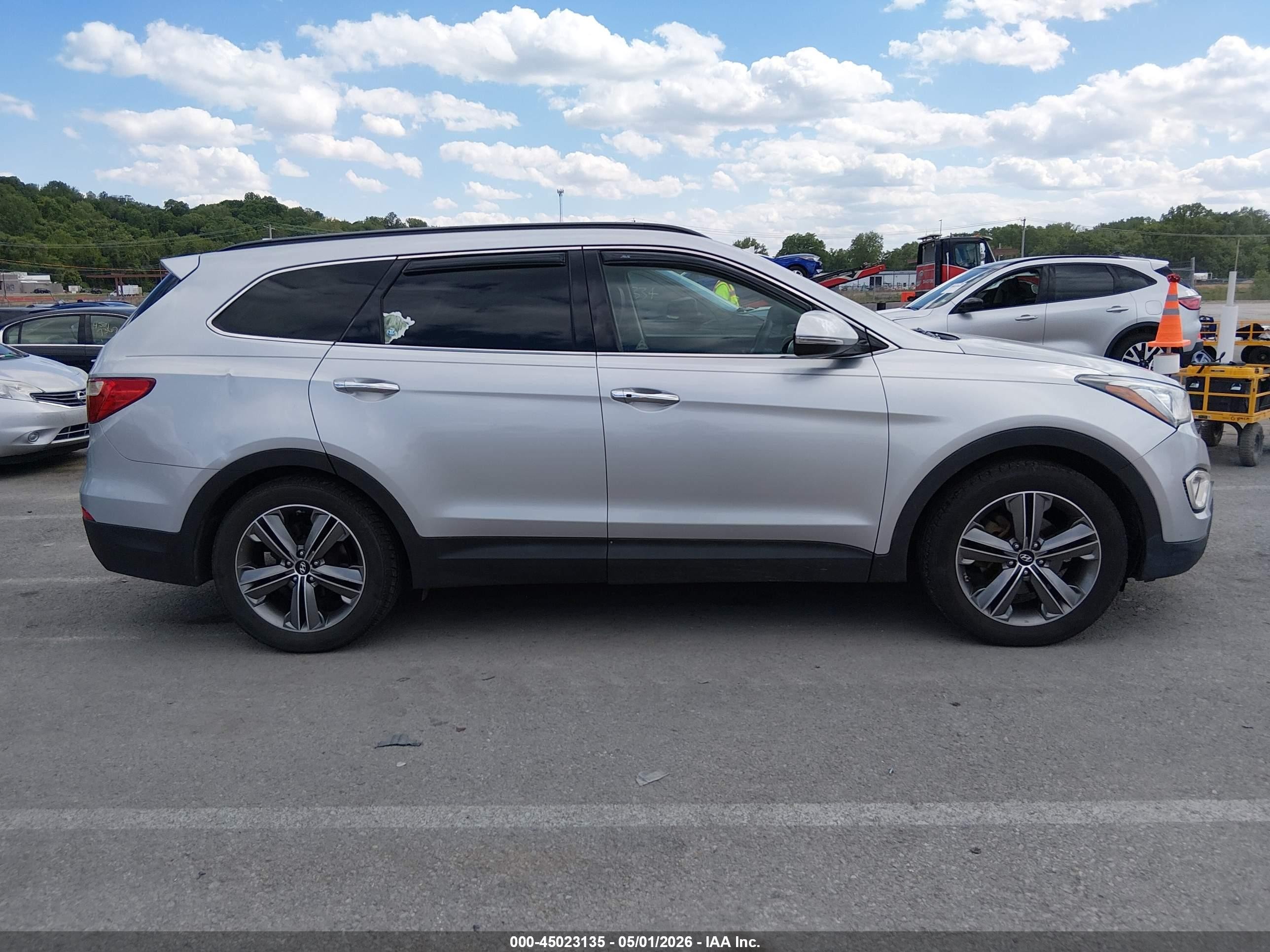 2013 Hyundai Santa Fe Limited Silver vin: KM8SRDHF2DU008223