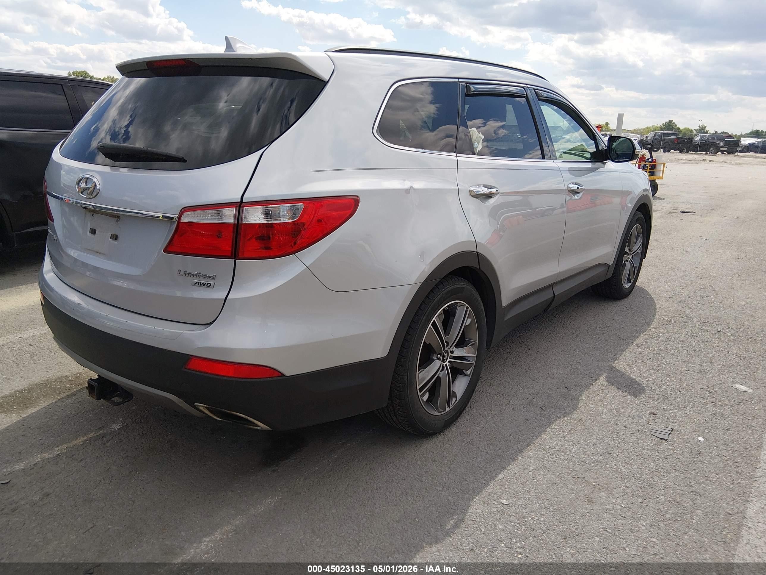 2013 Hyundai Santa Fe Limited Silver vin: KM8SRDHF2DU008223
