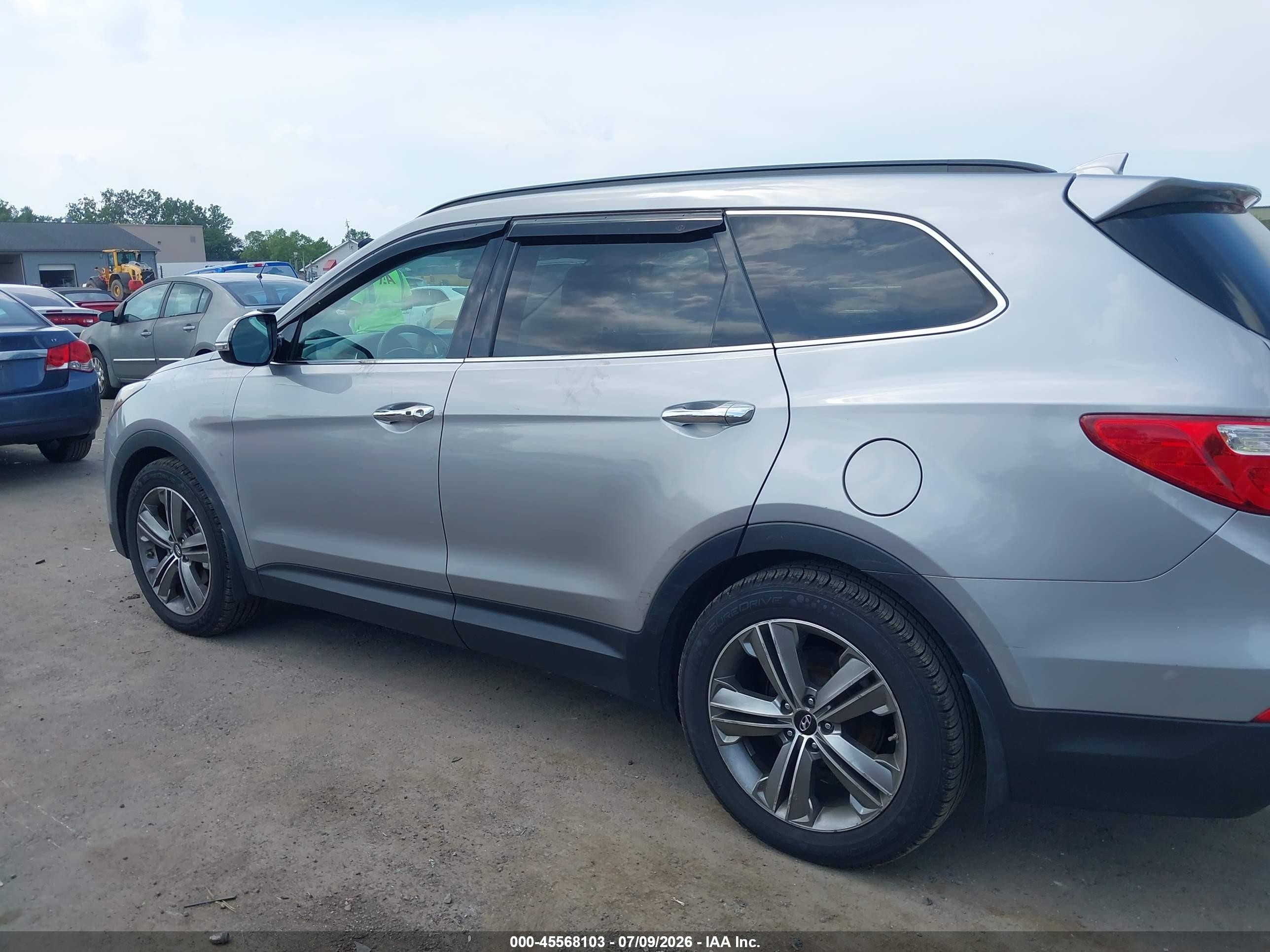 2014 Hyundai Santa Fe Limited Silver vin: KM8SRDHF2EU081321