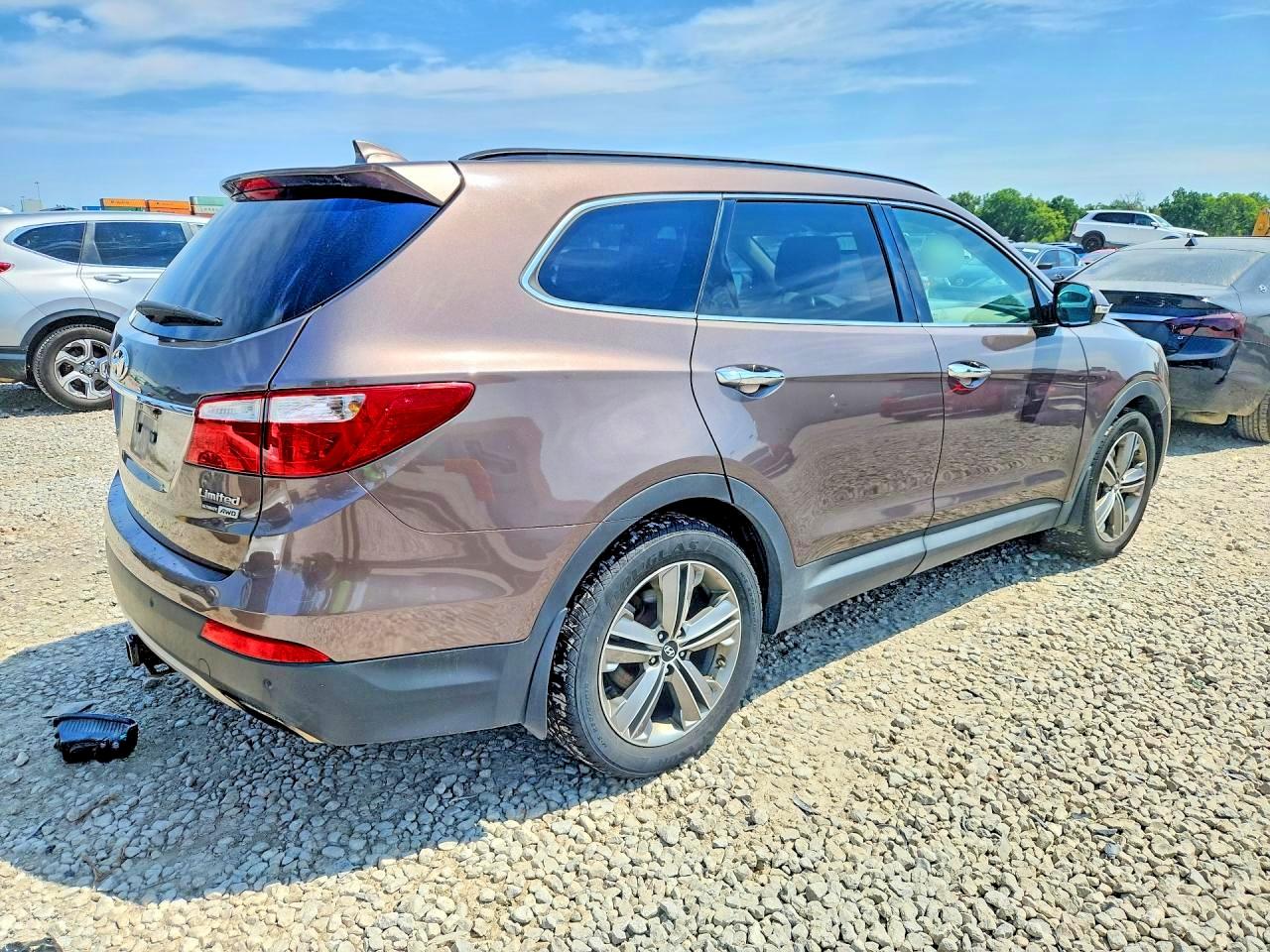 2015 Hyundai Santa Fe Limited Brown vin: KM8SRDHF2FU093907