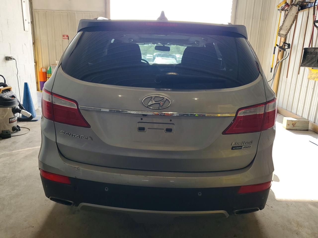 2015 Hyundai Santa Fe Limited Серебряный vin: KM8SRDHF2FU125447