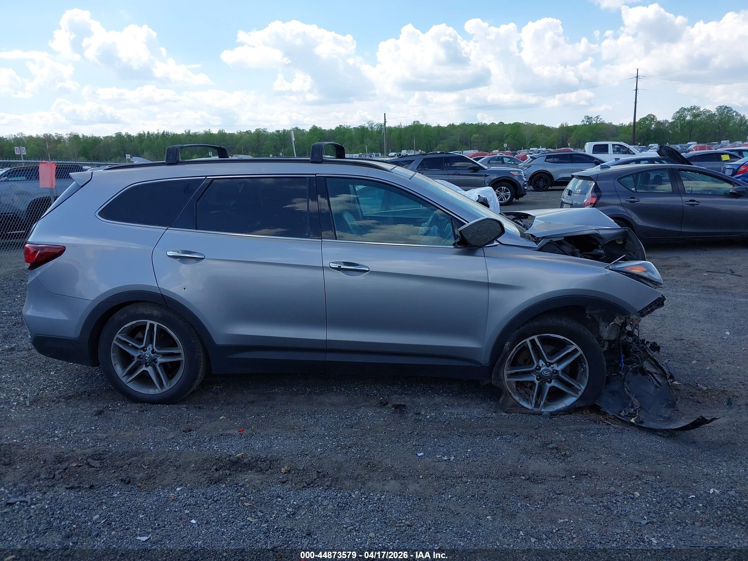 2017 Hyundai Santa Fe Se Ultimate Серый vin: KM8SRDHF2HU230069