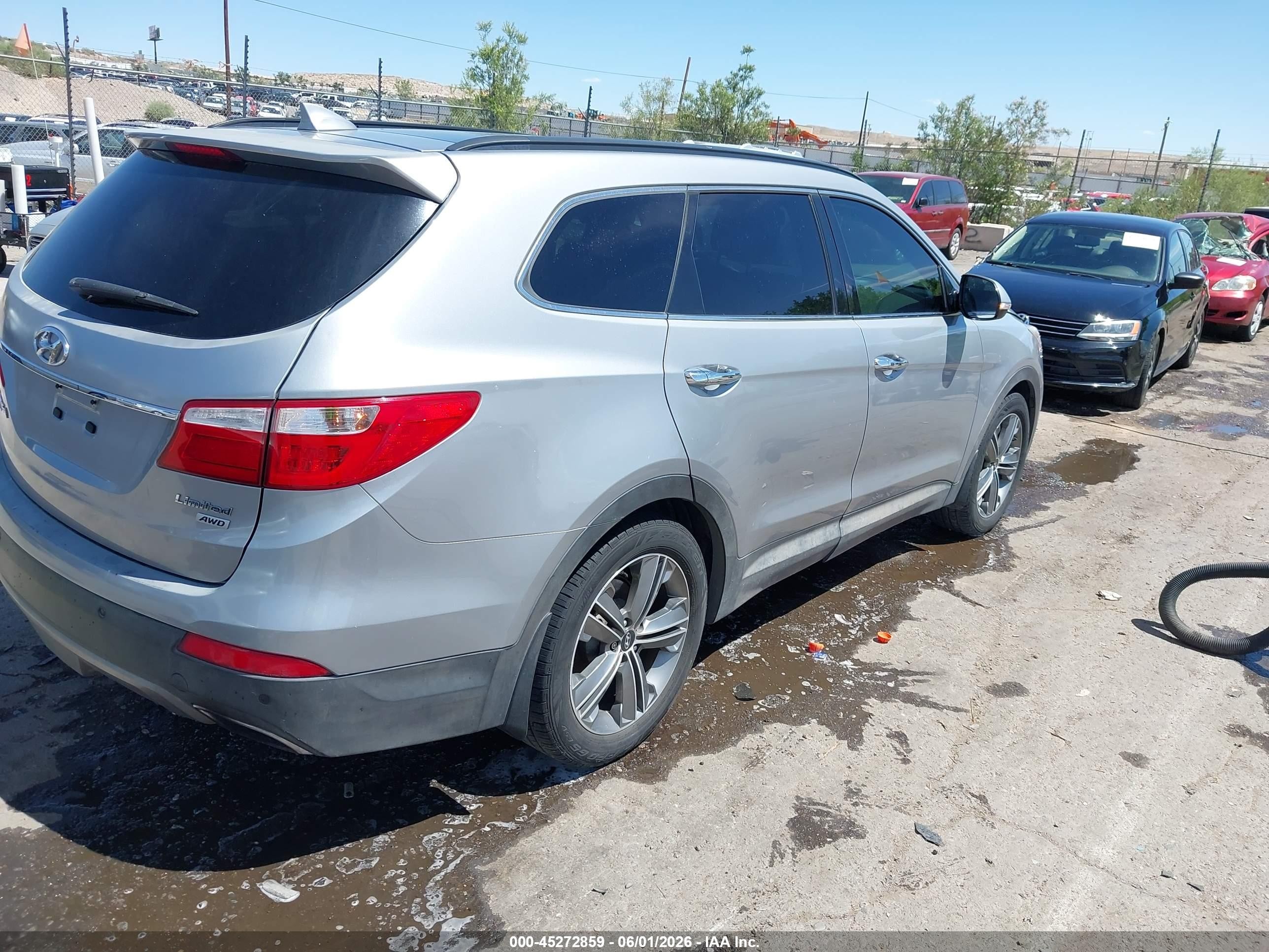2014 Hyundai Santa Fe Limited Silver vin: KM8SRDHF3EU054404