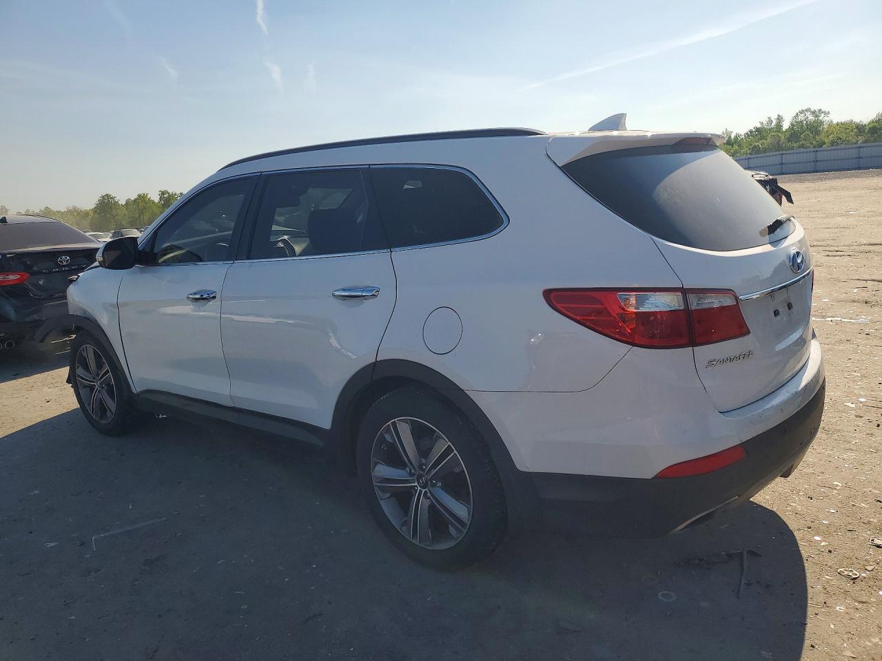2014 Hyundai Santa Fe Gls White vin: KM8SRDHF4EU077450