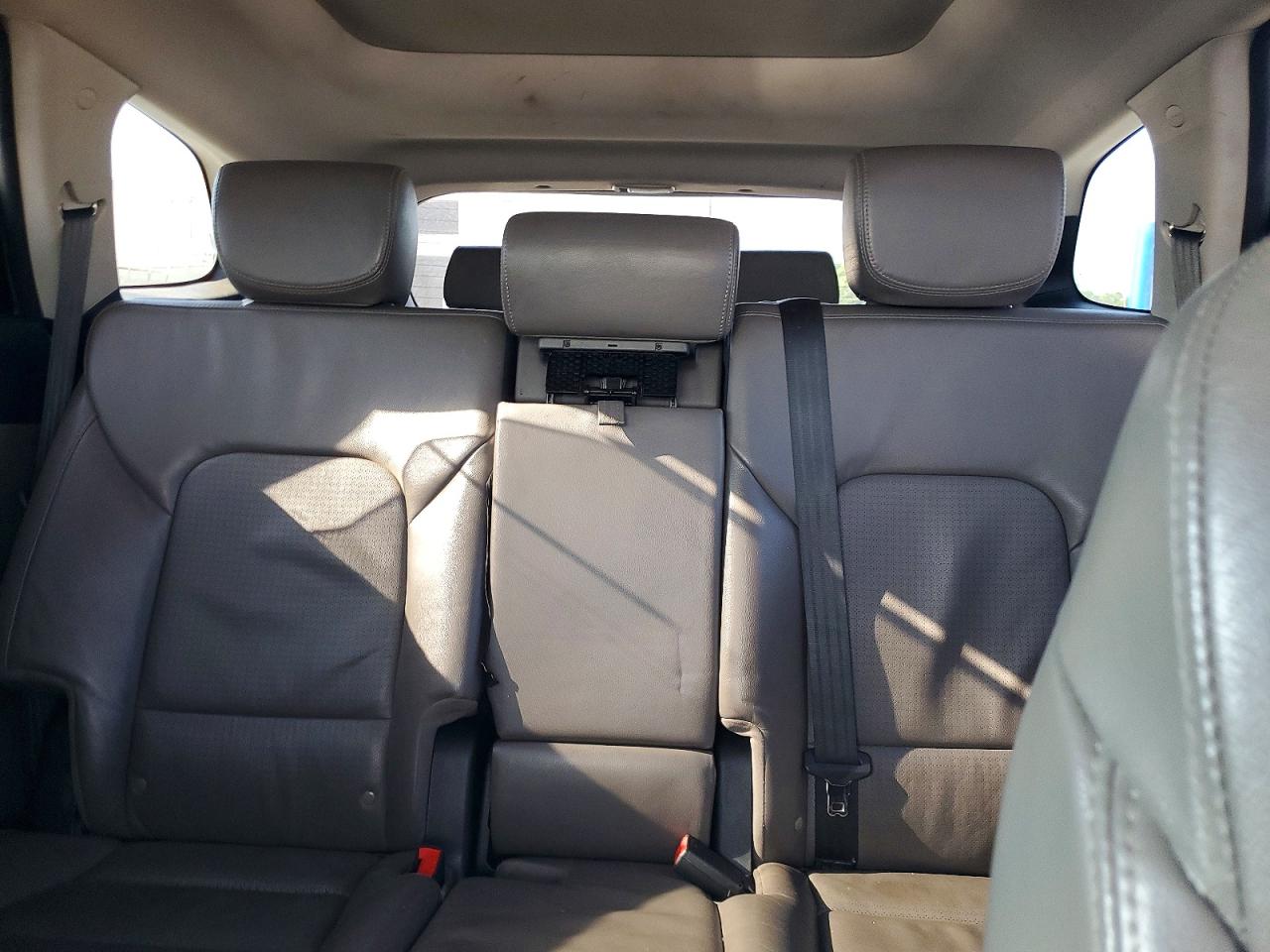2014 Hyundai Santa Fe Gls White vin: KM8SRDHF4EU077450