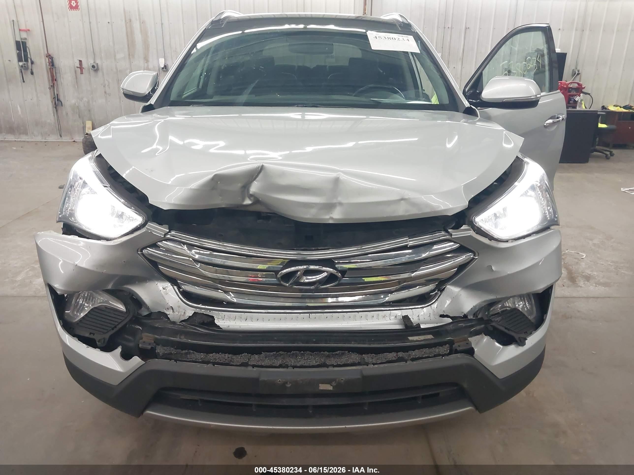 2014 Hyundai Santa Fe Limited Silver vin: KM8SRDHF5EU085461