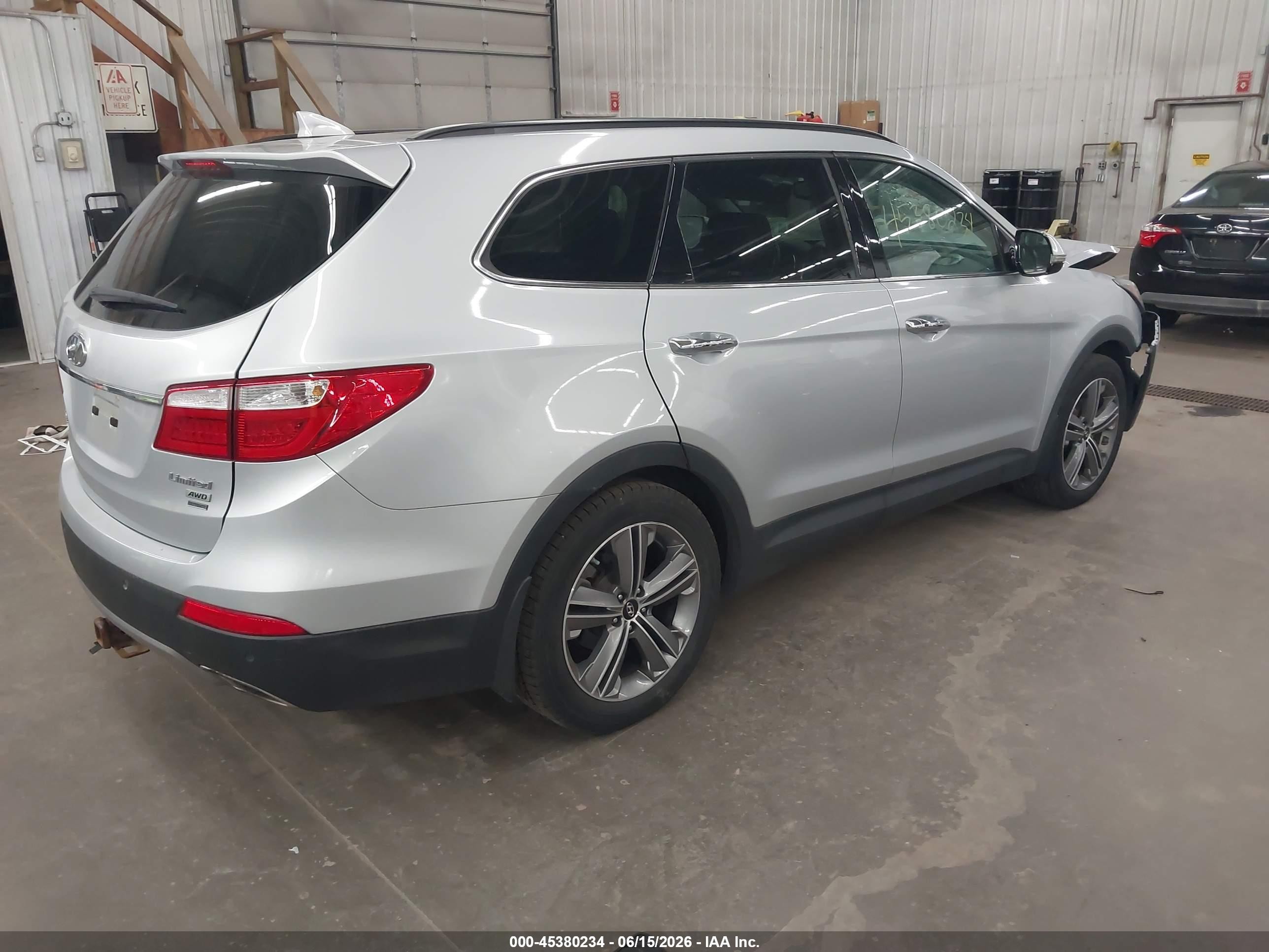 2014 Hyundai Santa Fe Limited Silver vin: KM8SRDHF5EU085461