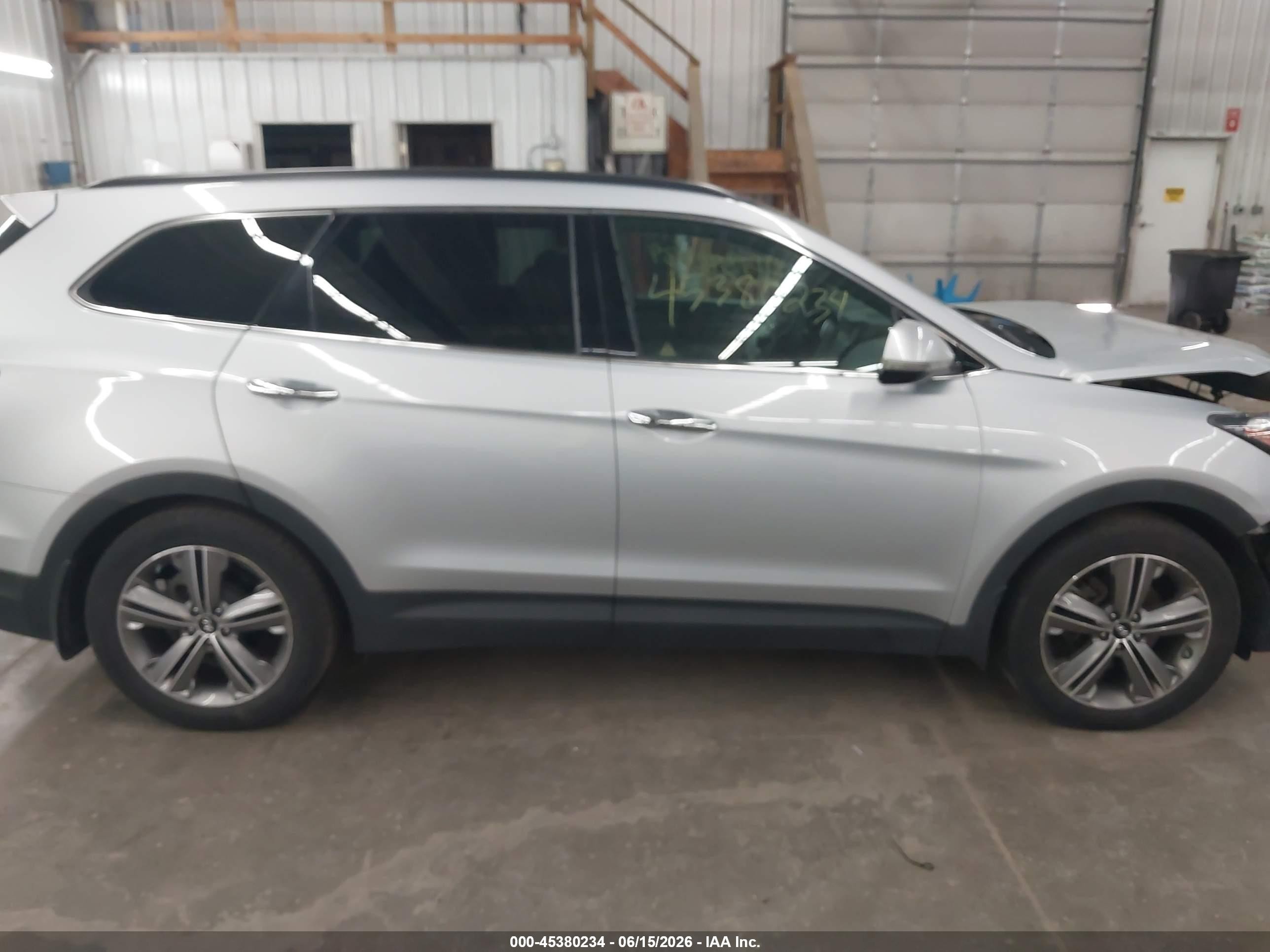 2014 Hyundai Santa Fe Limited Silver vin: KM8SRDHF5EU085461
