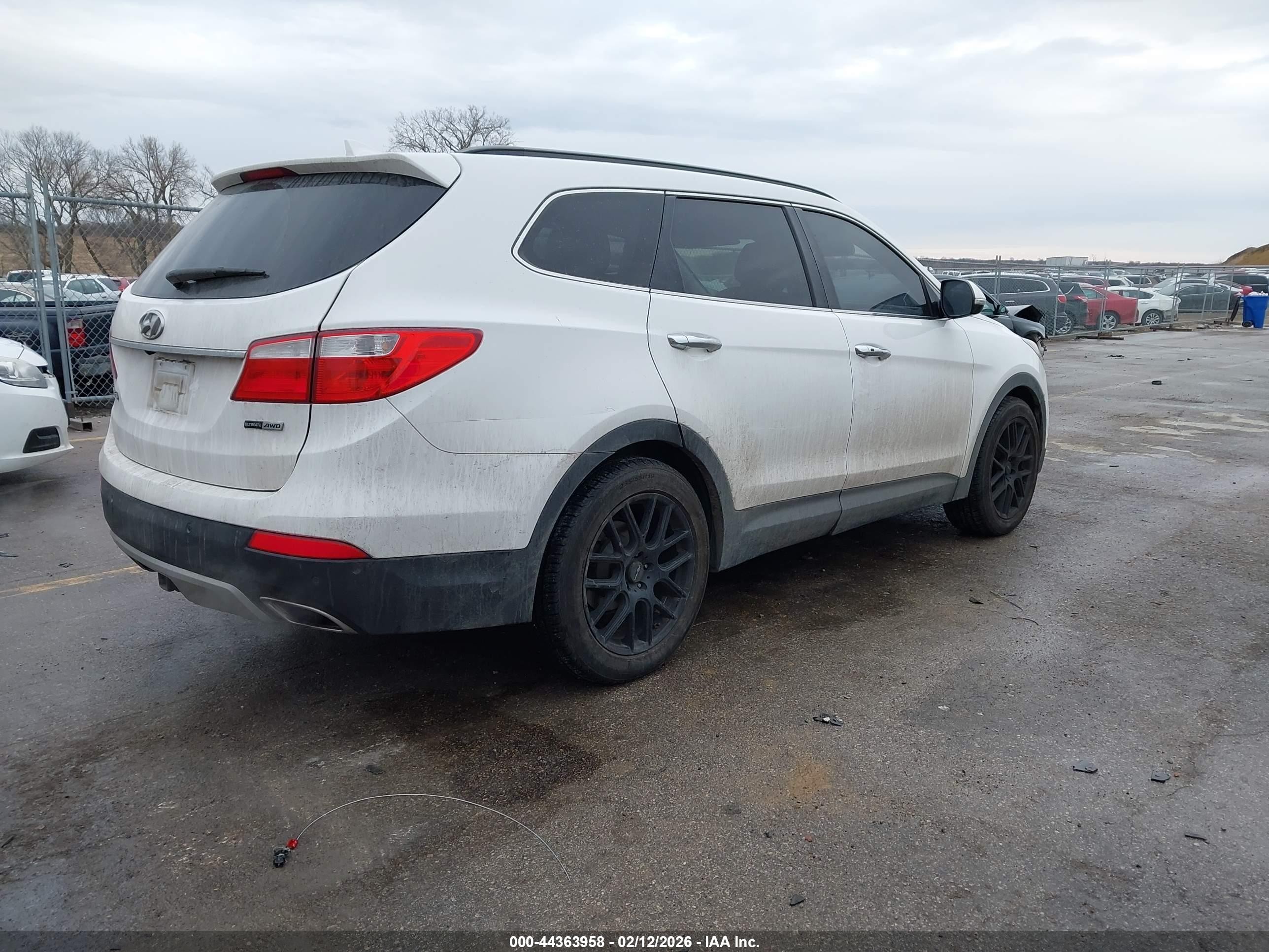 2015 Hyundai Santa Fe Gls White vin: KM8SRDHF5FU091164