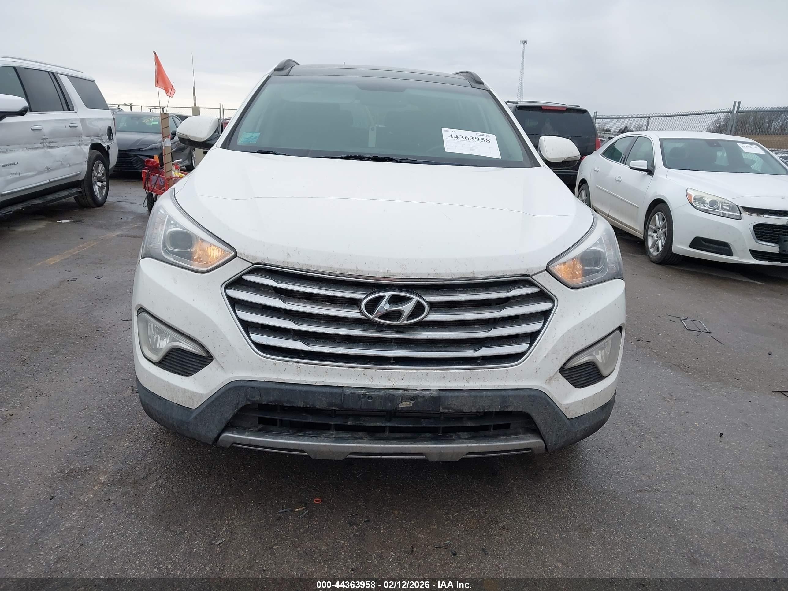2015 Hyundai Santa Fe Gls White vin: KM8SRDHF5FU091164