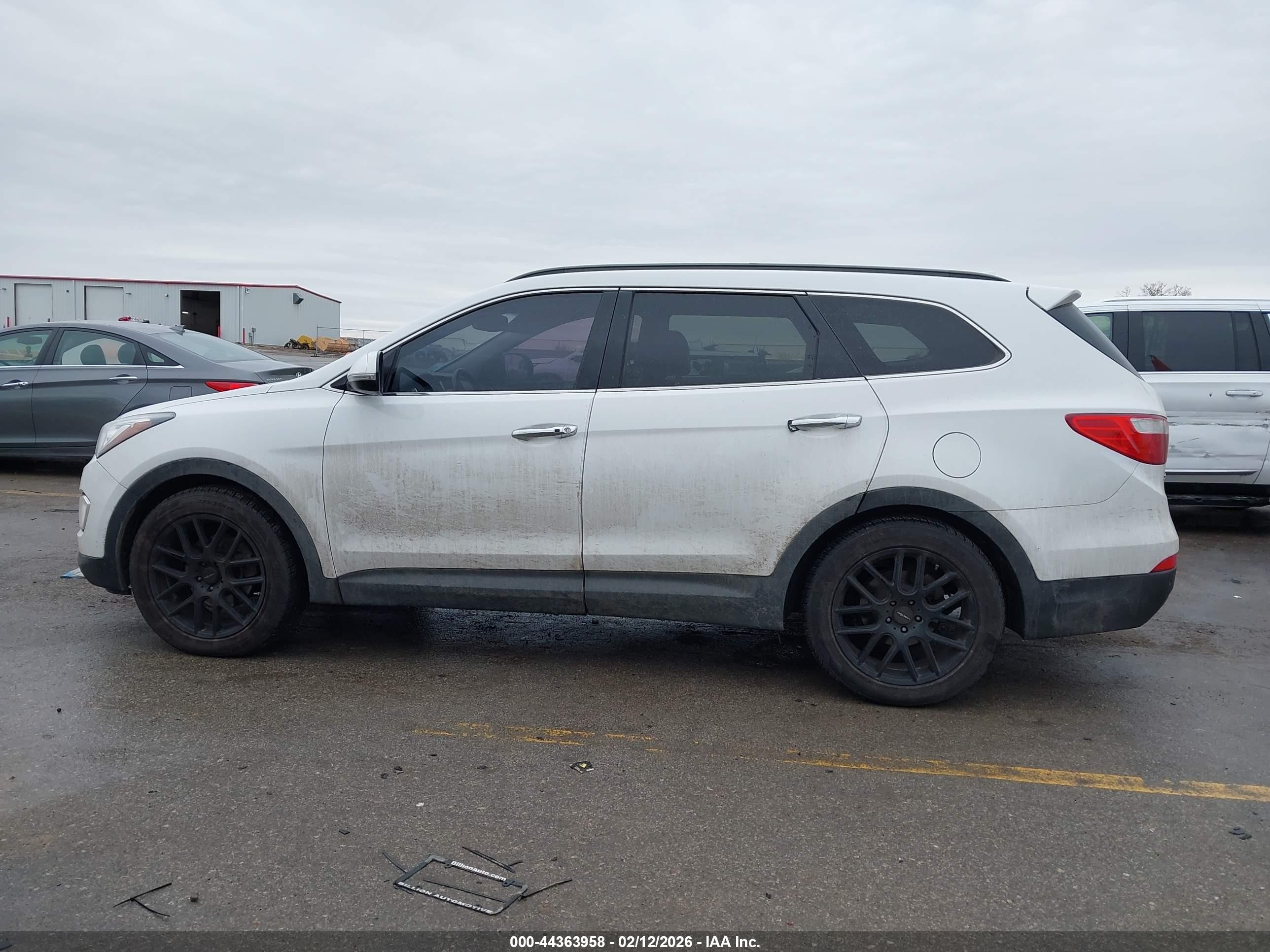 2015 Hyundai Santa Fe Gls White vin: KM8SRDHF5FU091164