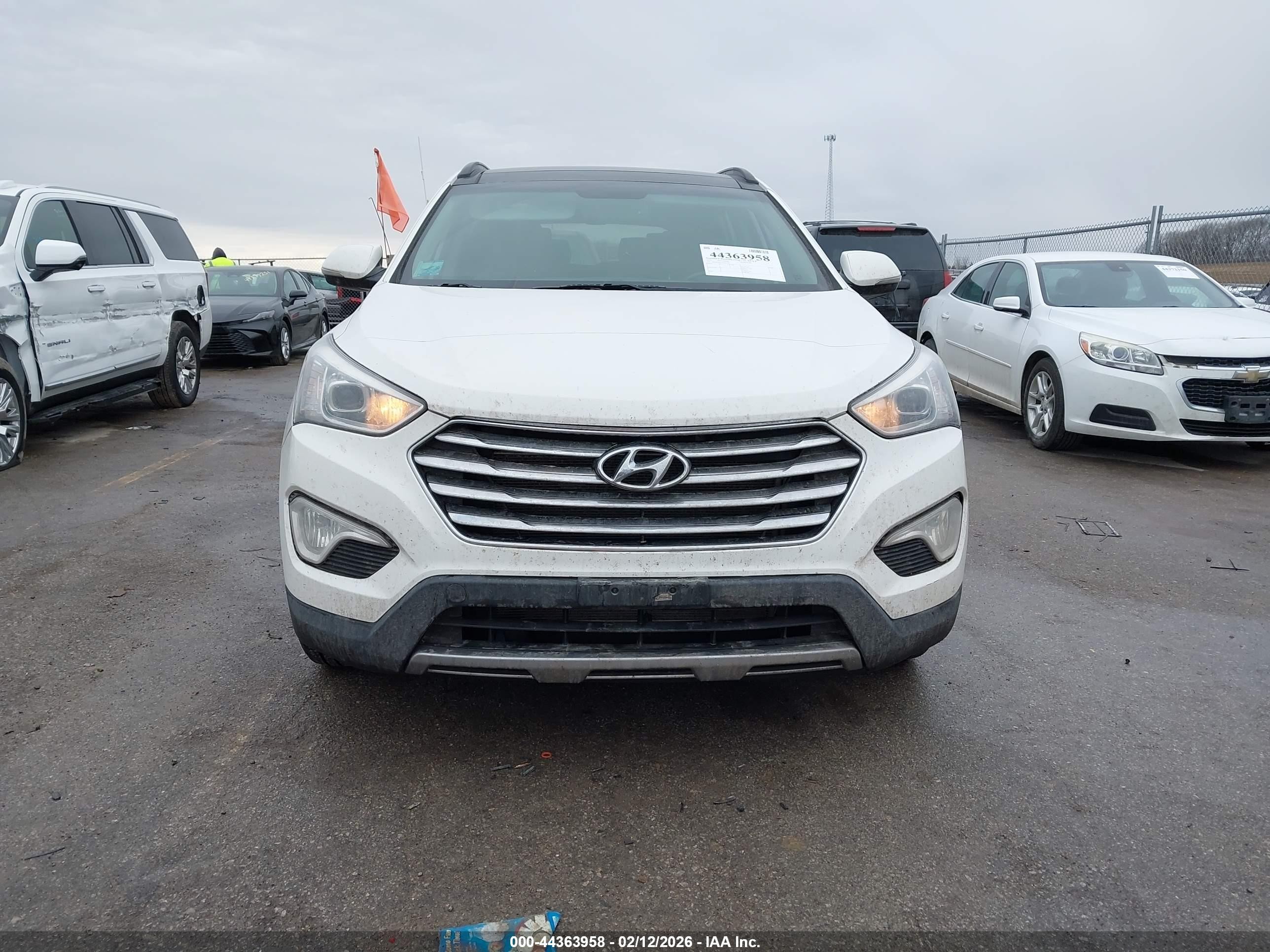 2015 Hyundai Santa Fe Gls White vin: KM8SRDHF5FU091164