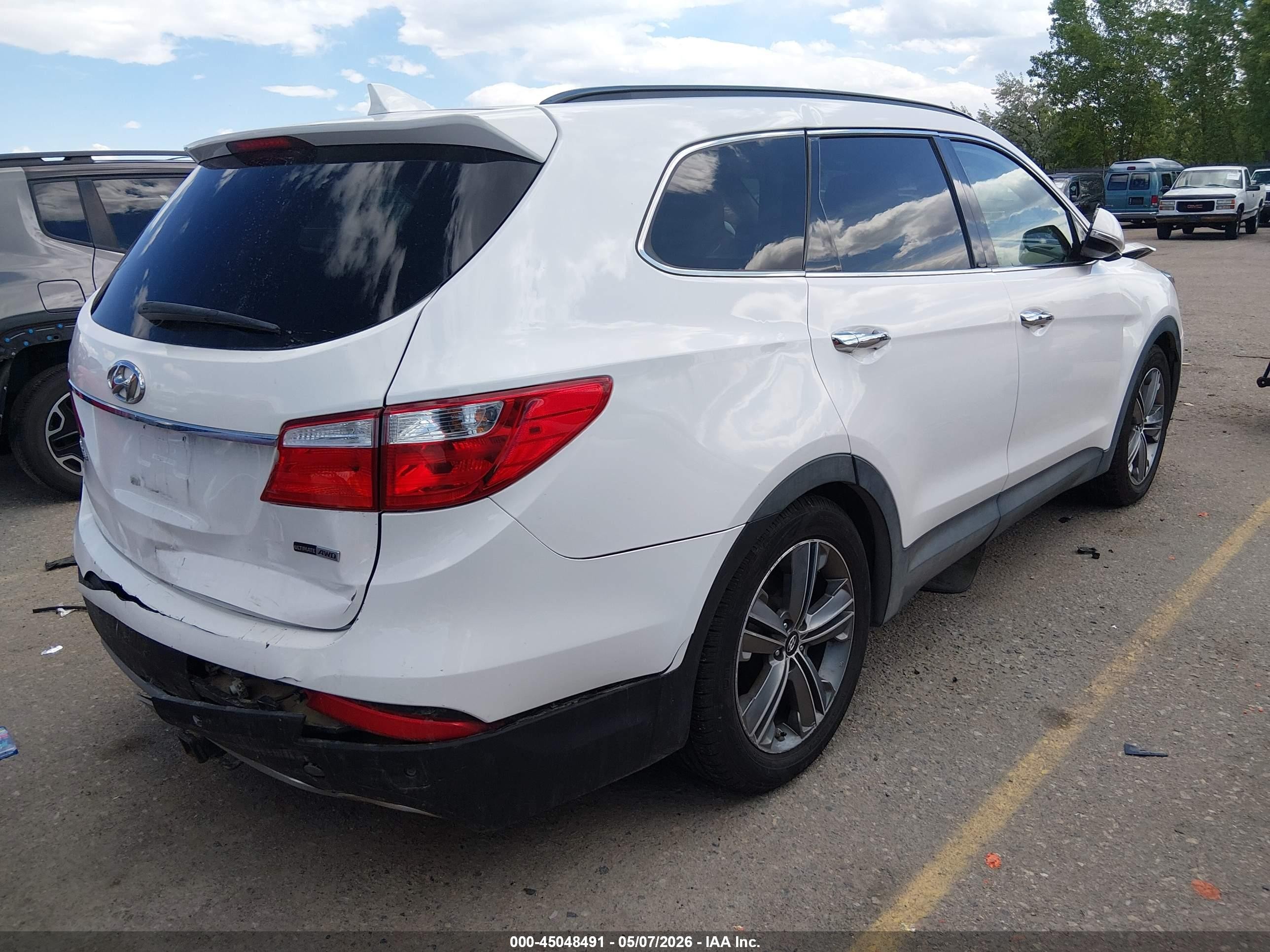 2015 Hyundai Santa Fe Gls White vin: KM8SRDHF6FU109302