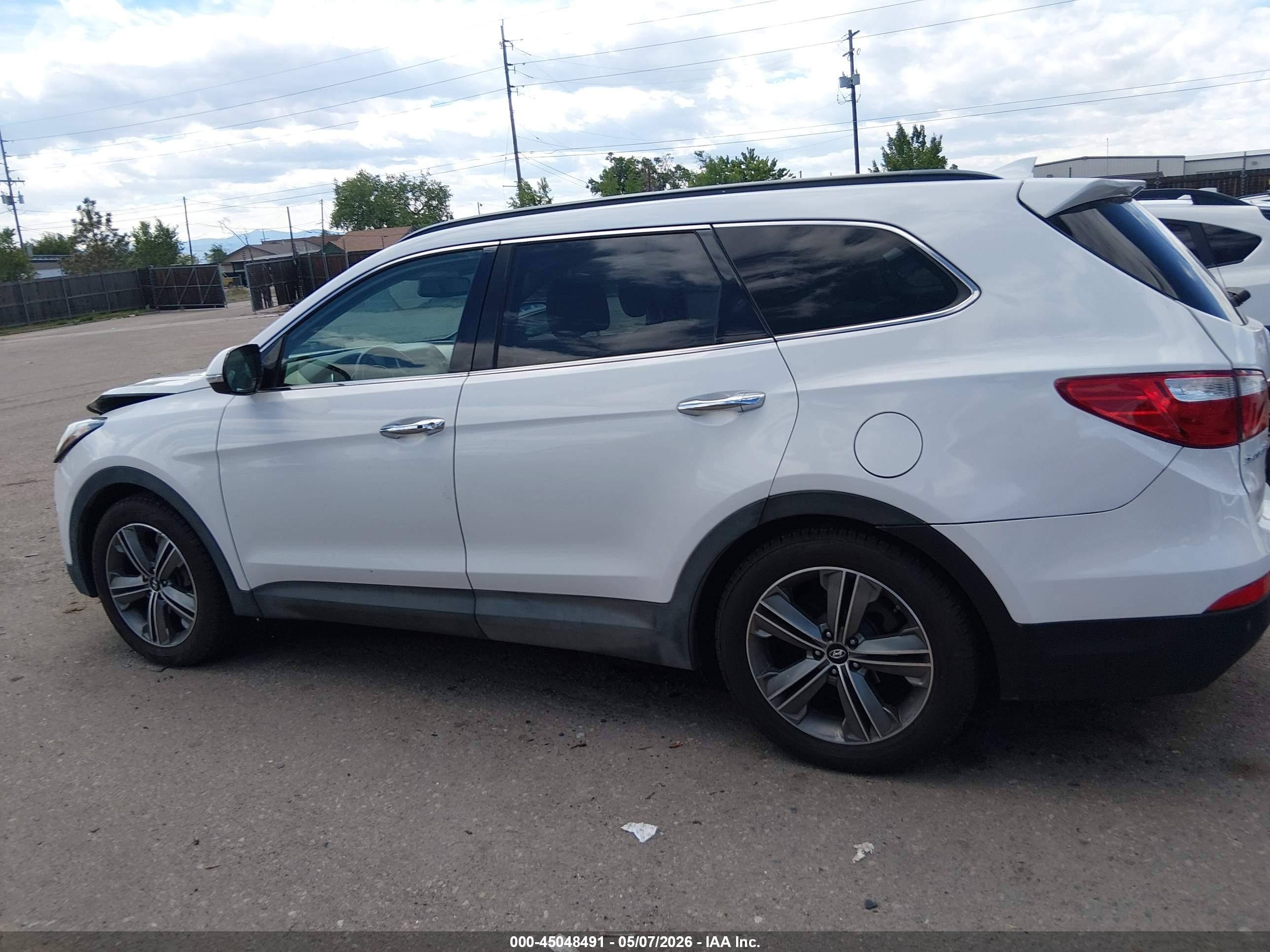 2015 Hyundai Santa Fe Gls White vin: KM8SRDHF6FU109302