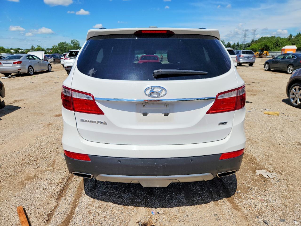 2014 Hyundai Santa Fe Gls White vin: KM8SRDHF7EU073795