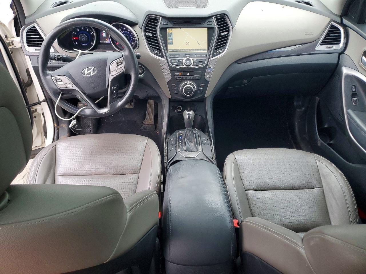 2014 Hyundai Santa Fe Gls White vin: KM8SRDHF7EU077667