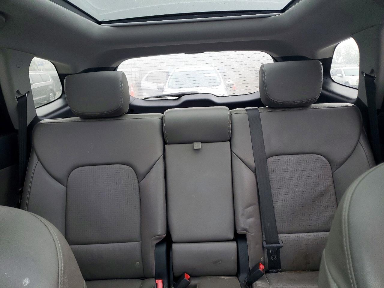 2014 Hyundai Santa Fe Gls White vin: KM8SRDHF7EU077667