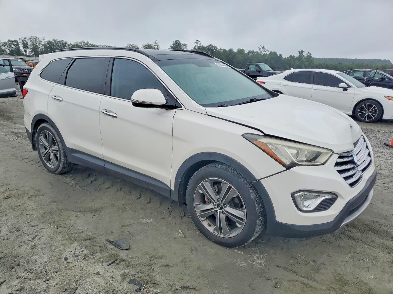 2014 Hyundai Santa Fe Gls White vin: KM8SRDHF7EU077667