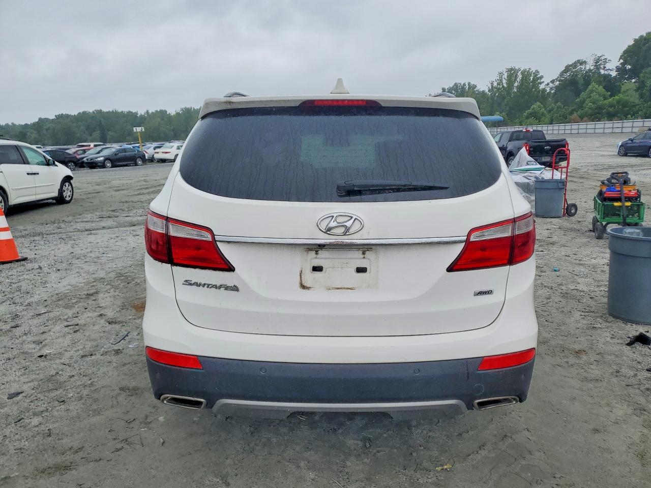 2014 Hyundai Santa Fe Gls White vin: KM8SRDHF7EU077667