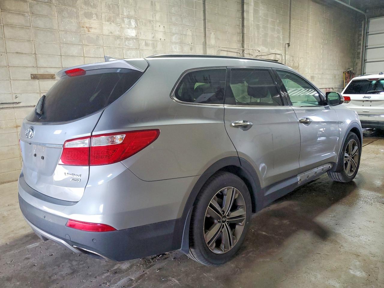 2014 Hyundai Santa Fe Limited Silver vin: KM8SRDHF8EU071893