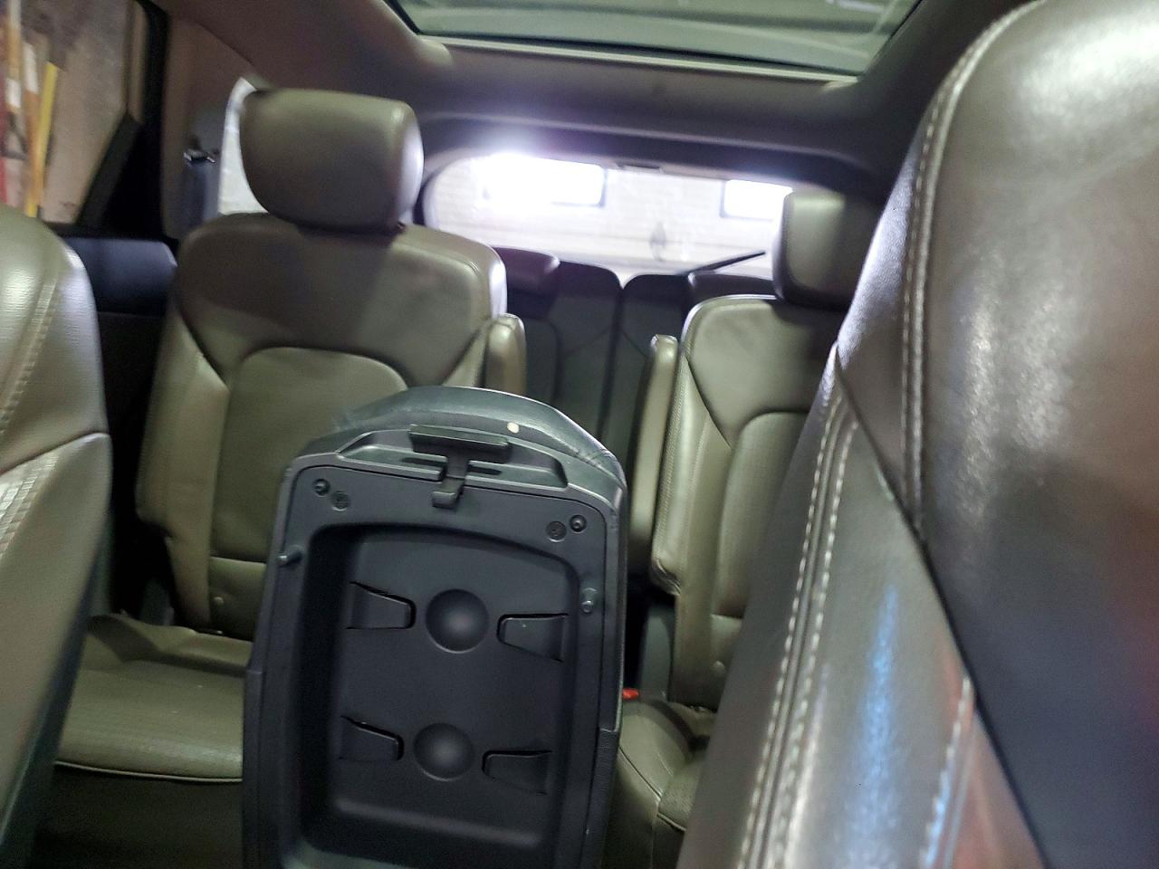 2014 Hyundai Santa Fe Limited Silver vin: KM8SRDHF8EU071893