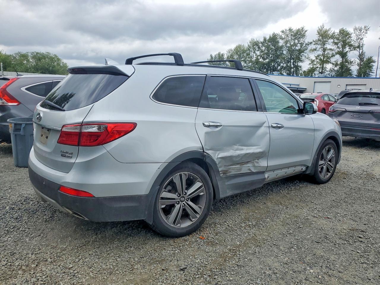 2015 Hyundai Santa Fe Limited Silver vin: KM8SRDHF9FU094116
