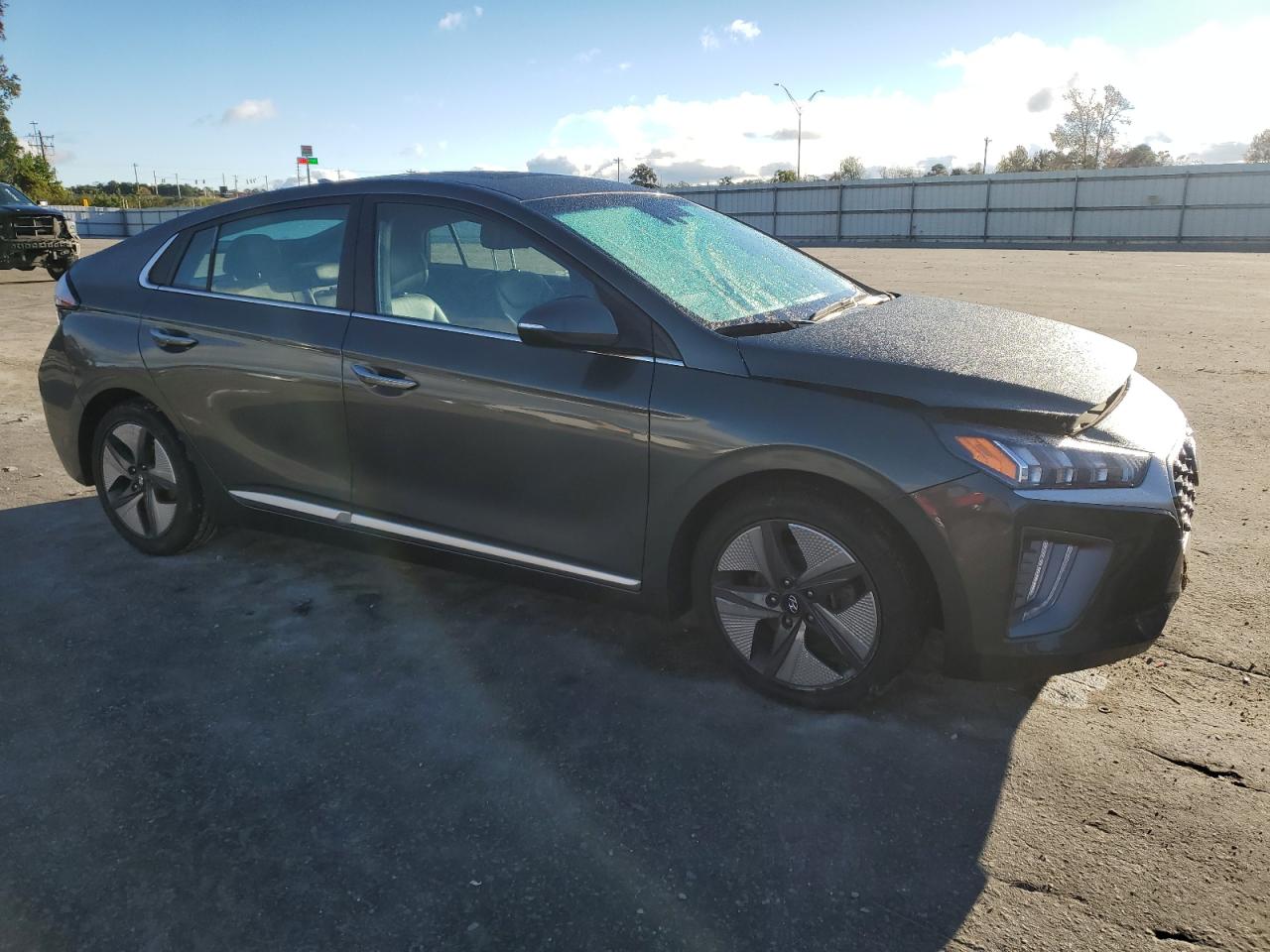 2022 Hyundai Ioniq Limited Gray vin: KMHC05LC0NU266436