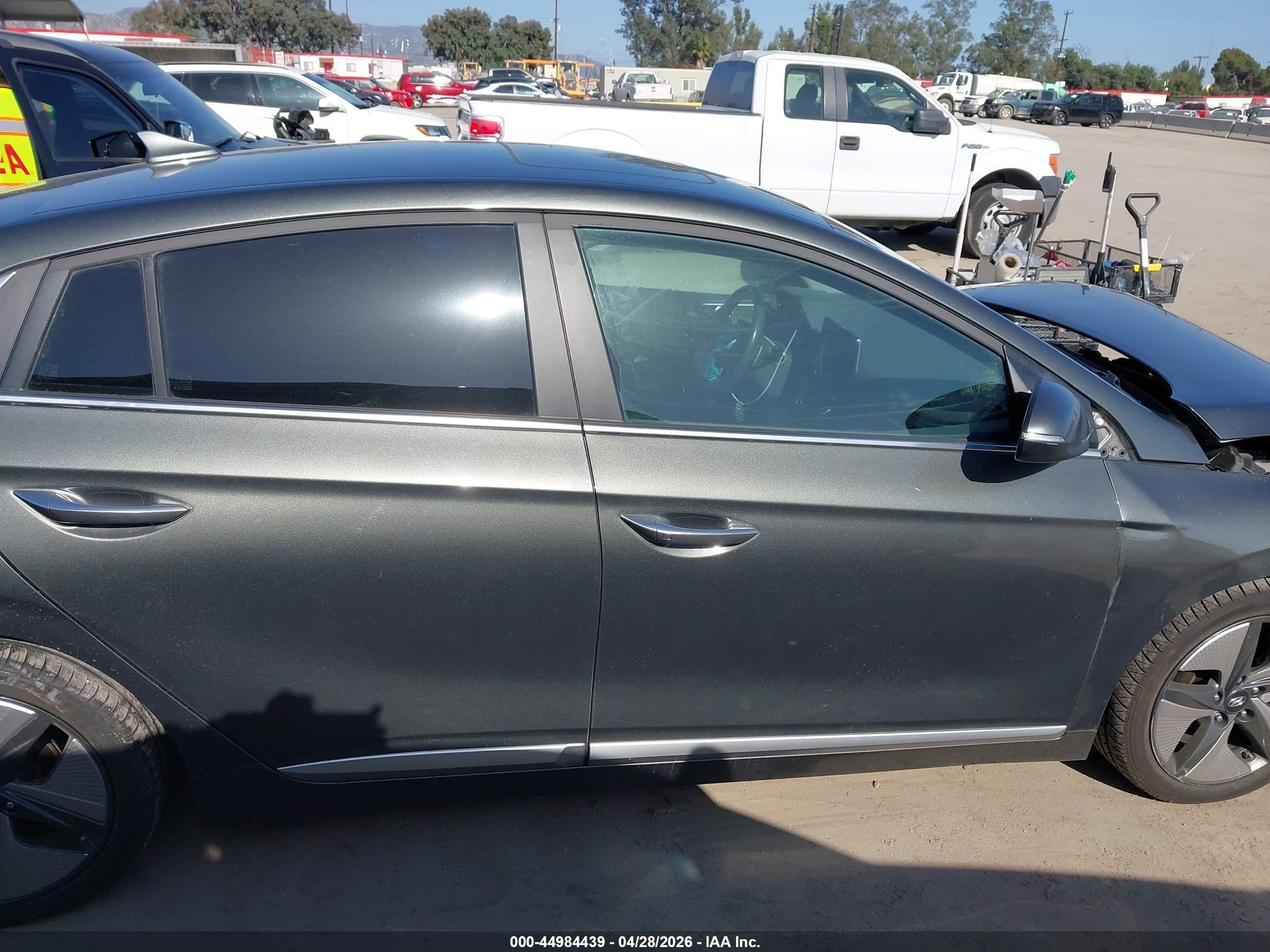 2022 Hyundai Ioniq Hybrid Limited Gray vin: KMHC05LC2NU270987