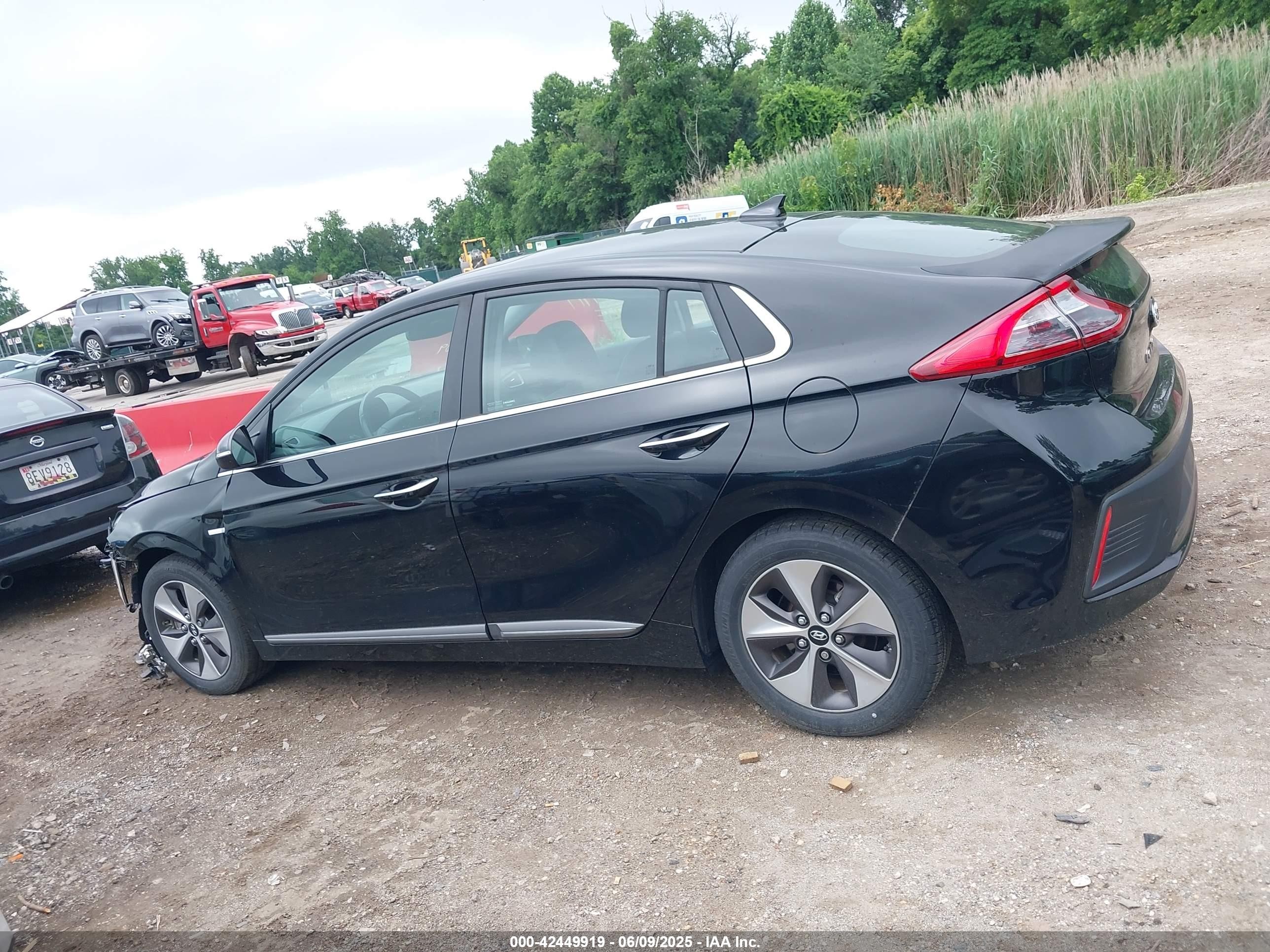 2019 Hyundai Ioniq Electric Limited Black vin: KMHC05LH1KU047265