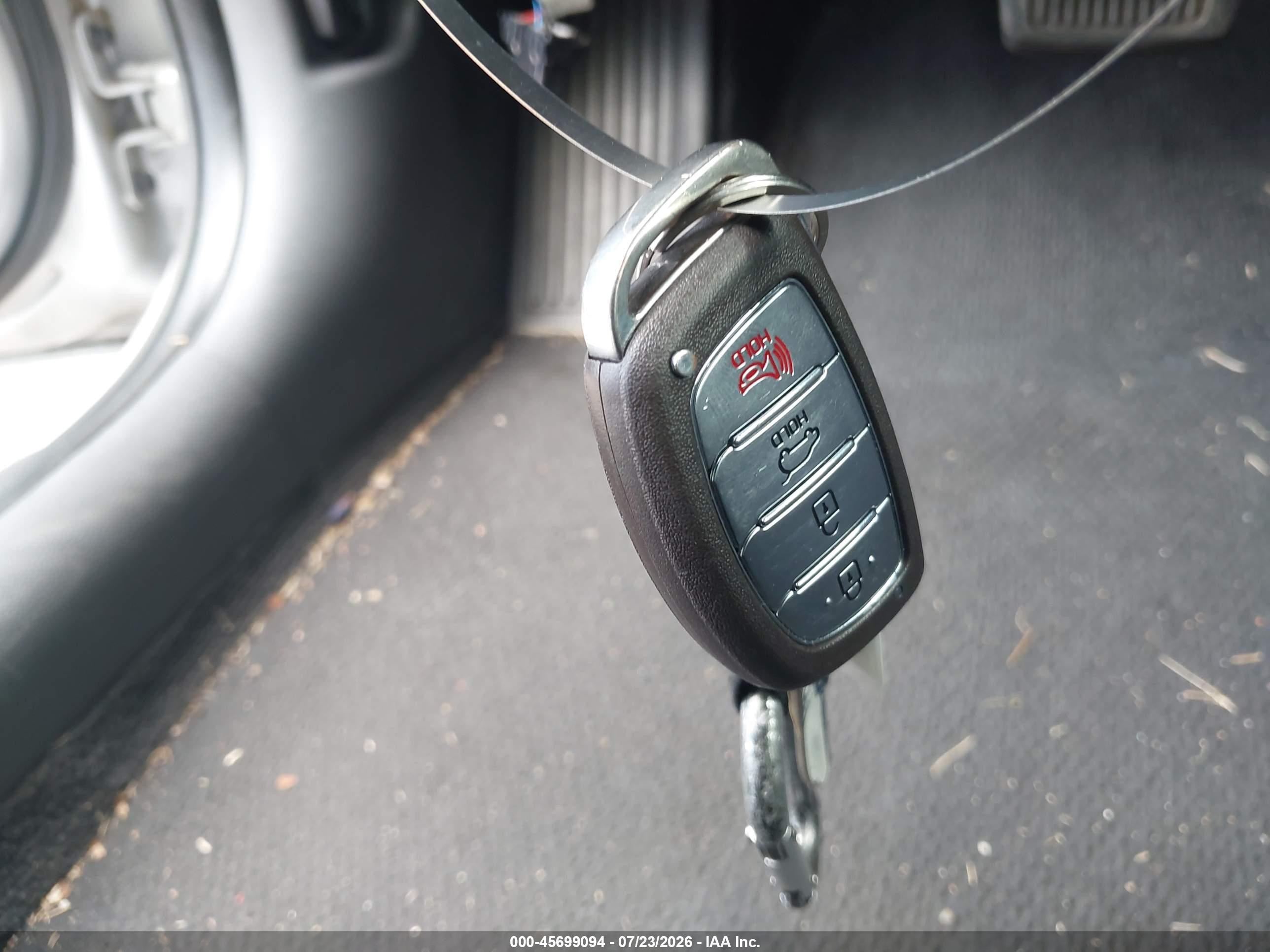2019 Hyundai Ioniq Electric Limited Silver vin: KMHC05LH5KU044711