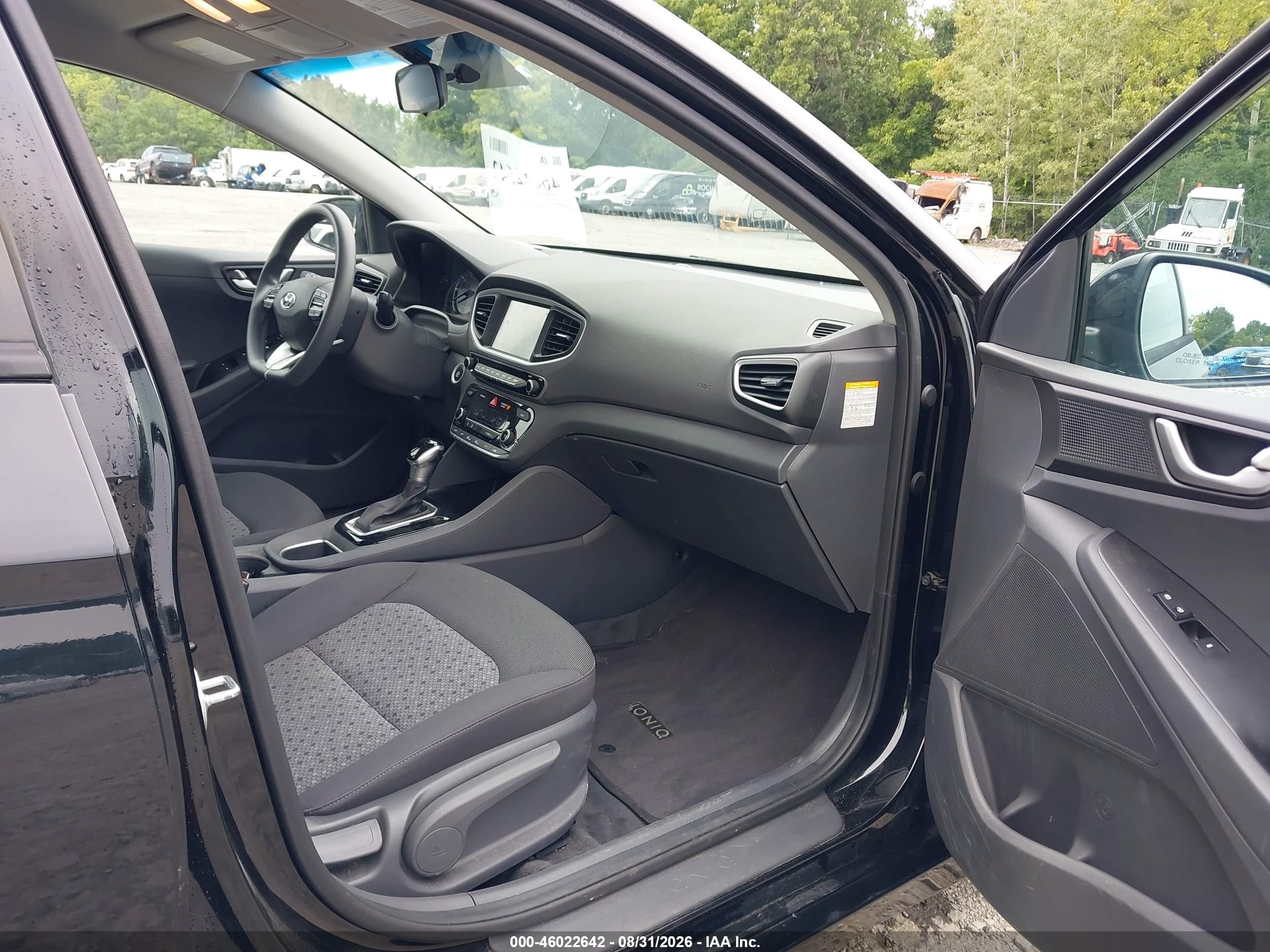 2019 Hyundai Ioniq Hybrid Blue Black vin: KMHC65LC0KU156576