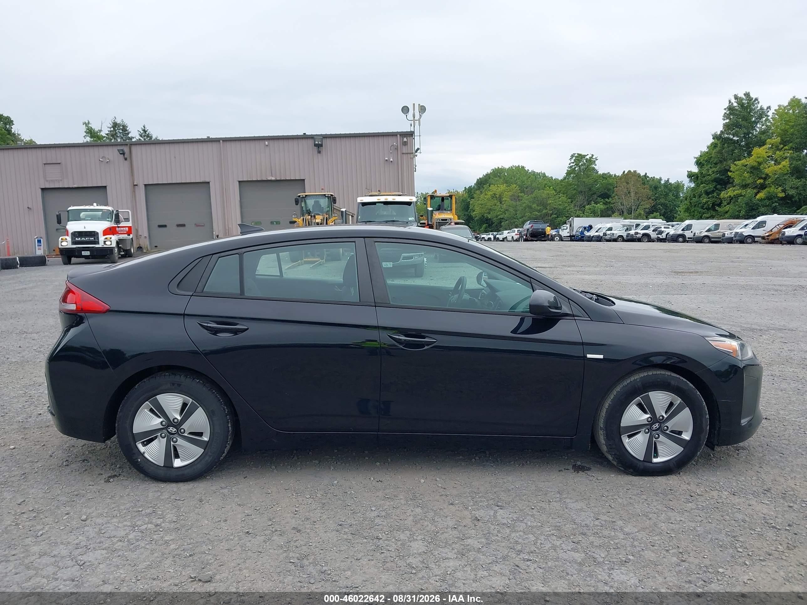 2019 Hyundai Ioniq Hybrid Blue Black vin: KMHC65LC0KU156576