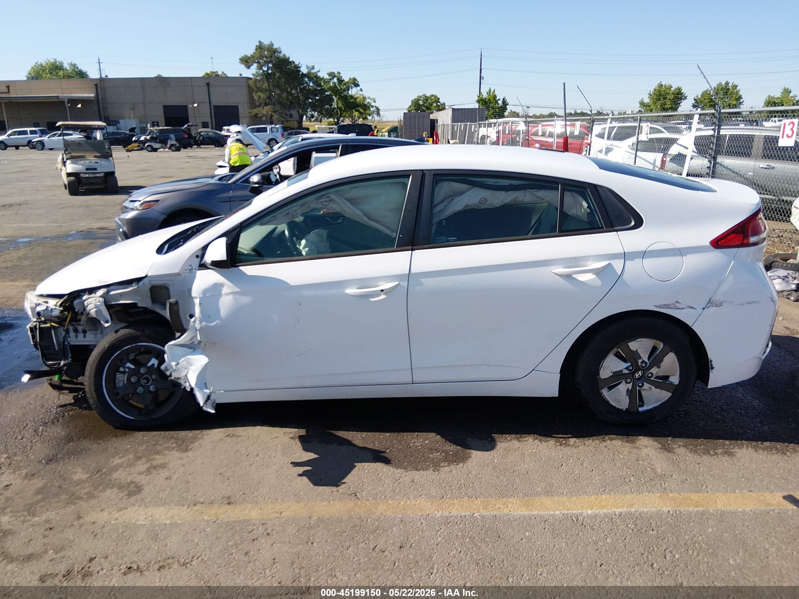 2017 Hyundai Ioniq Hybrid Blue White vin: KMHC65LC1HU022233