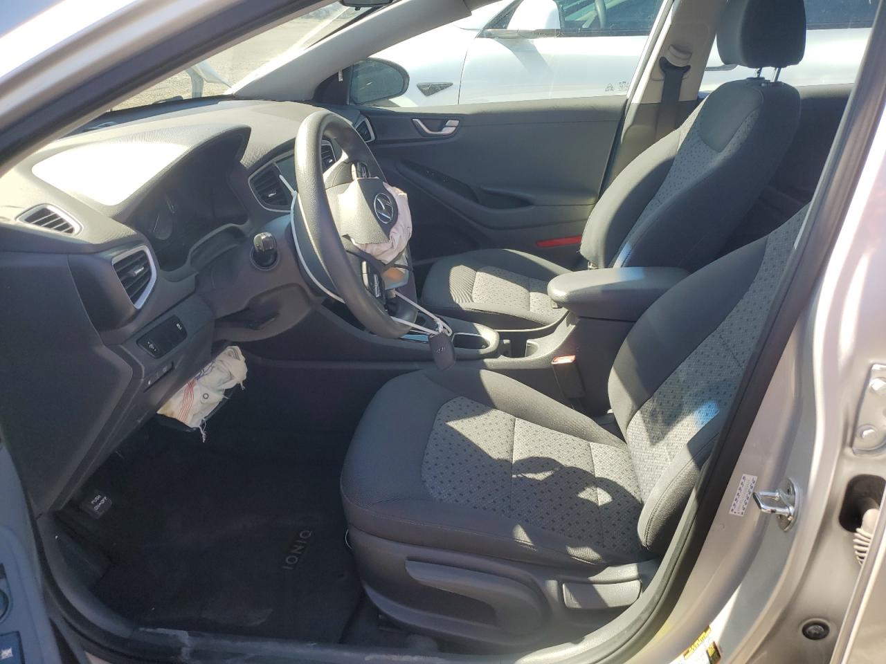 2017 Hyundai Ioniq Blue Серебряный vin: KMHC65LC1HU022409