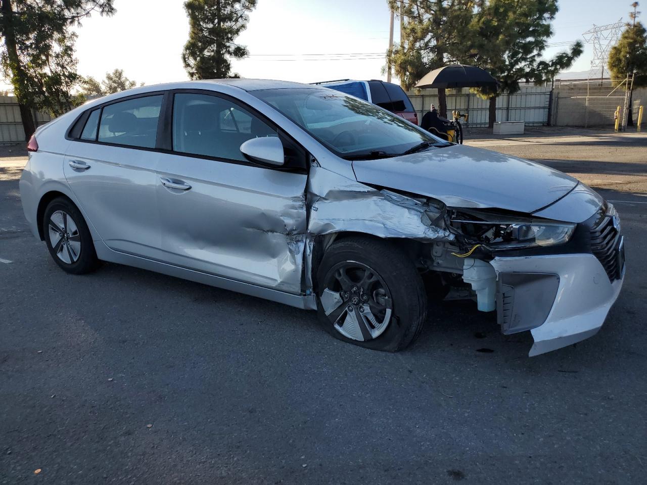 2017 Hyundai Ioniq Blue Серебряный vin: KMHC65LC1HU022409