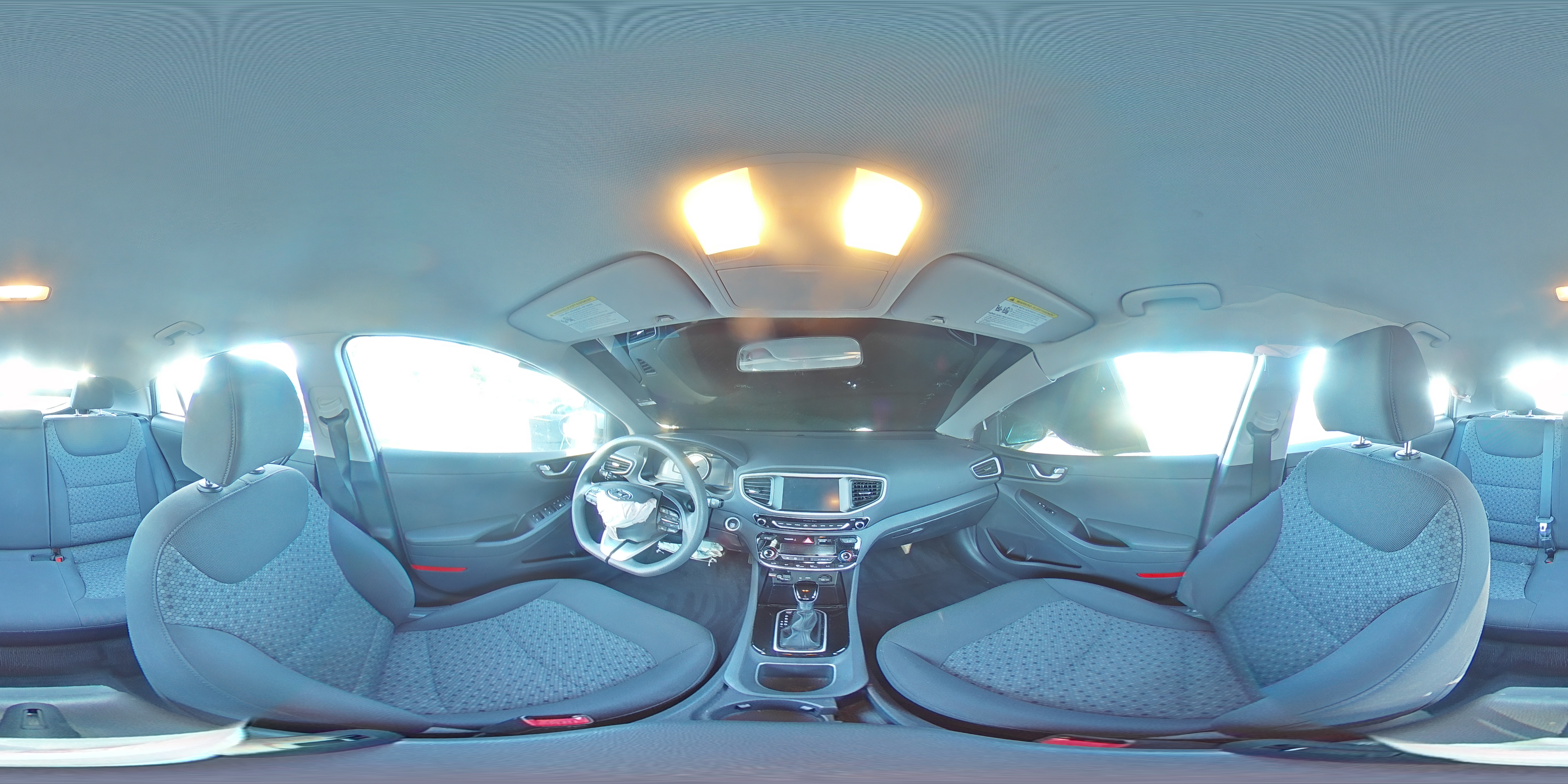 2017 Hyundai Ioniq Blue Серебряный vin: KMHC65LC1HU022409