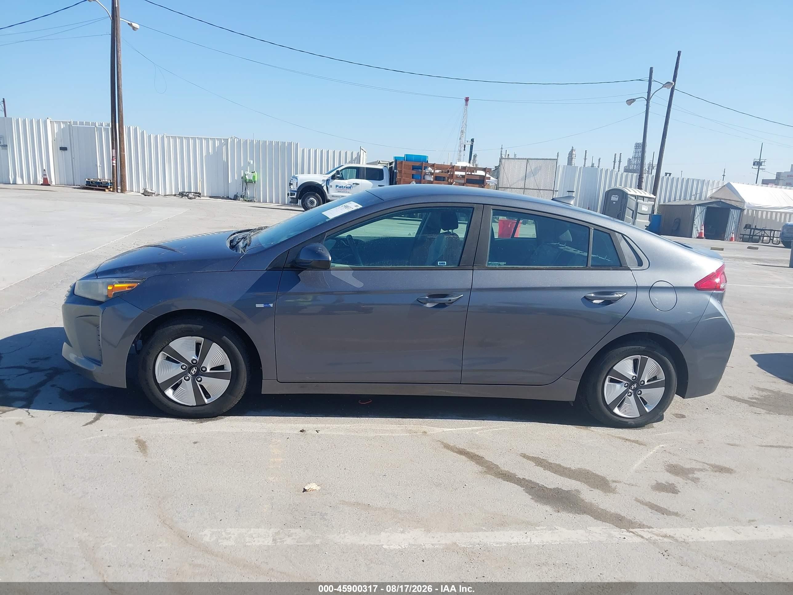 2018 Hyundai Ioniq Hybrid Blue Gray vin: KMHC65LC1JU065797