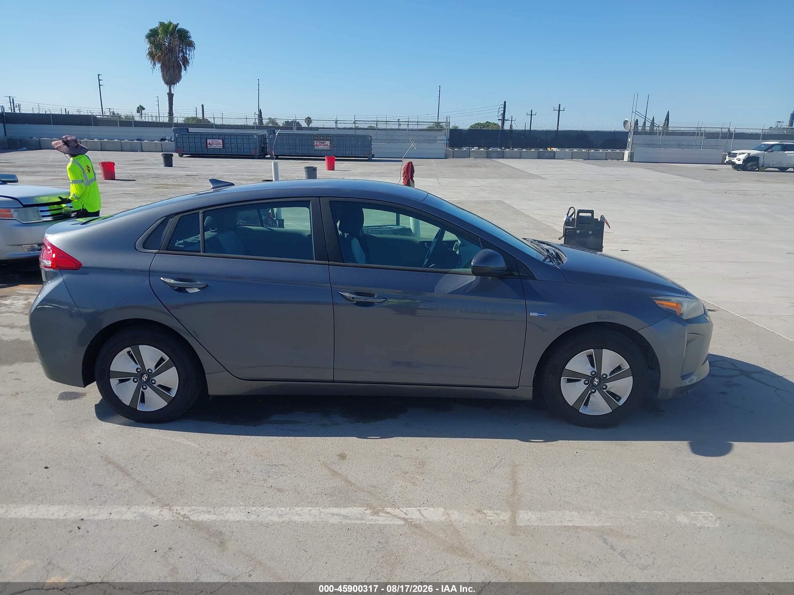 2018 Hyundai Ioniq Hybrid Blue Gray vin: KMHC65LC1JU065797
