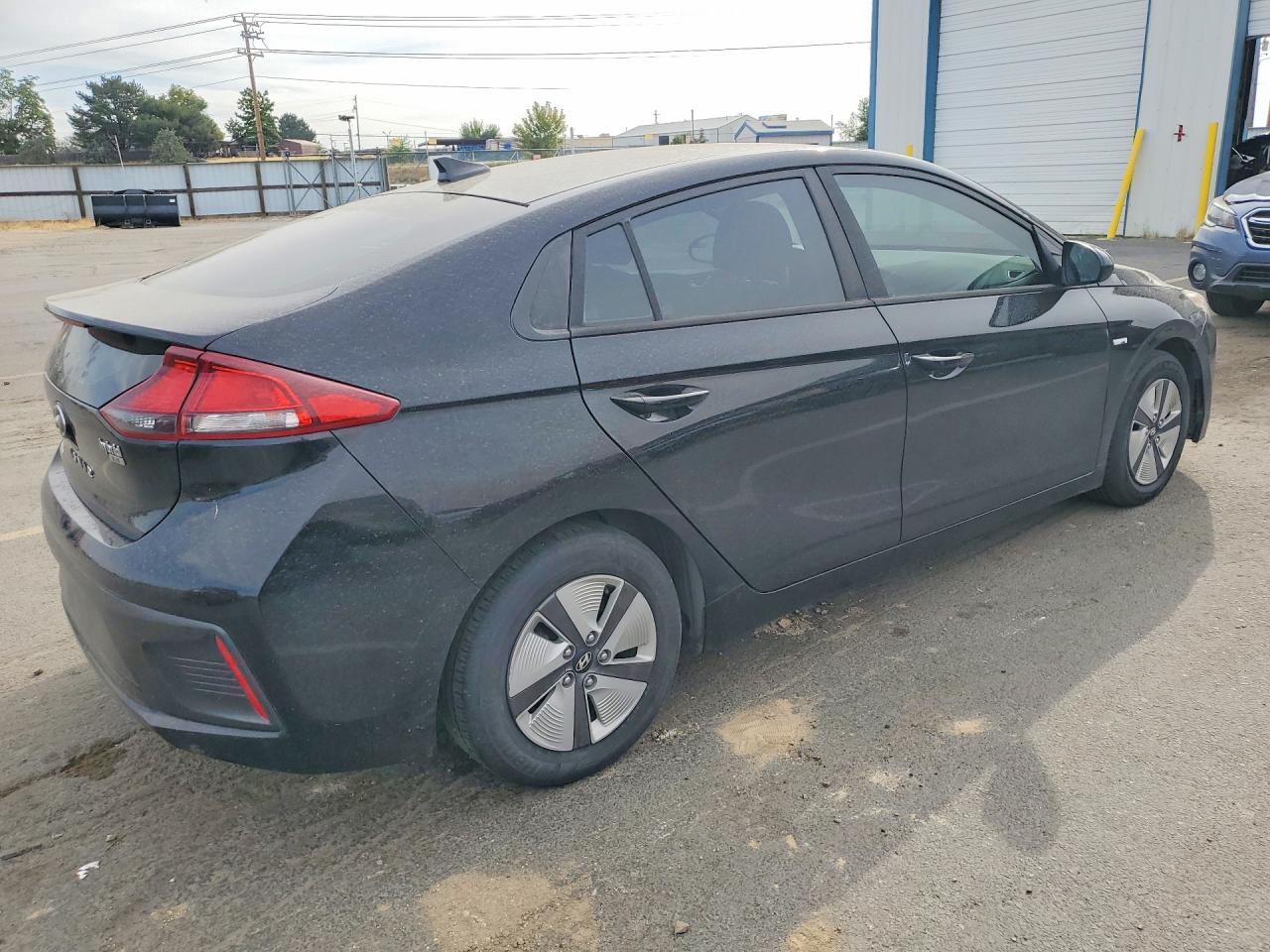 2018 Hyundai Ioniq Blue Black vin: KMHC65LC2JU087369
