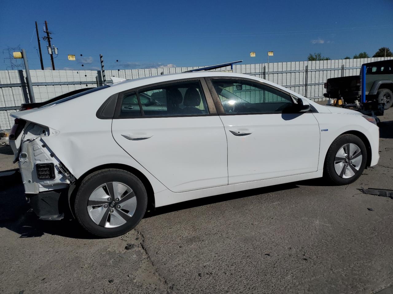 2018 Hyundai Ioniq Blue Белый vin: KMHC65LC4JU096316