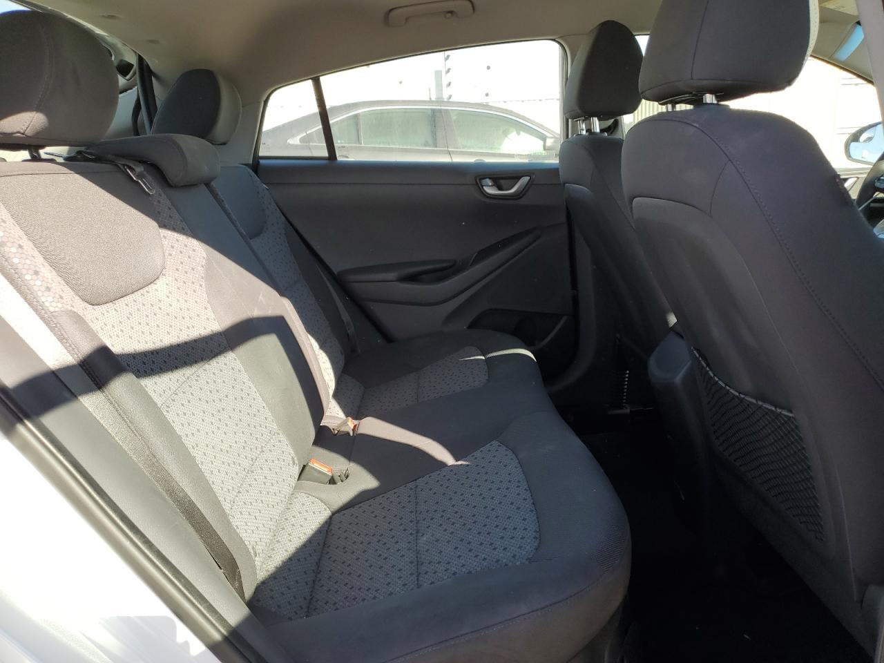 2018 Hyundai Ioniq Blue Белый vin: KMHC65LC4JU096316