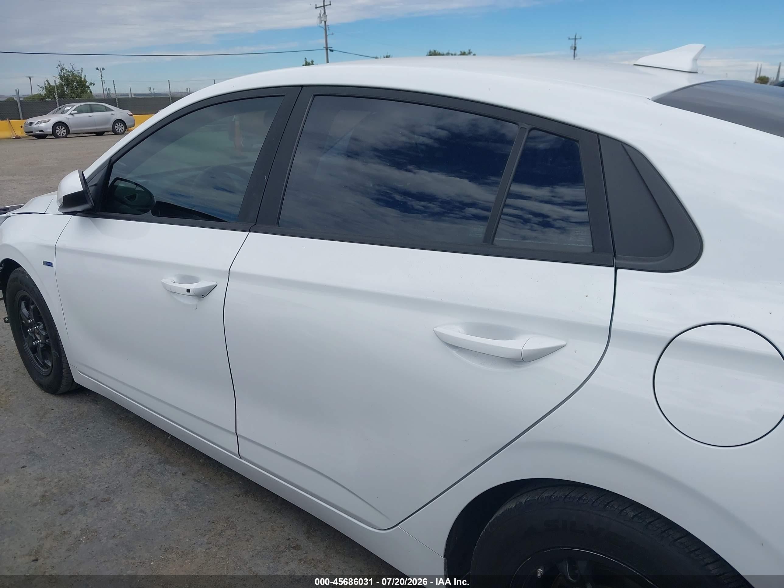2019 Hyundai Ioniq Hybrid Blue White vin: KMHC65LC4KU165846