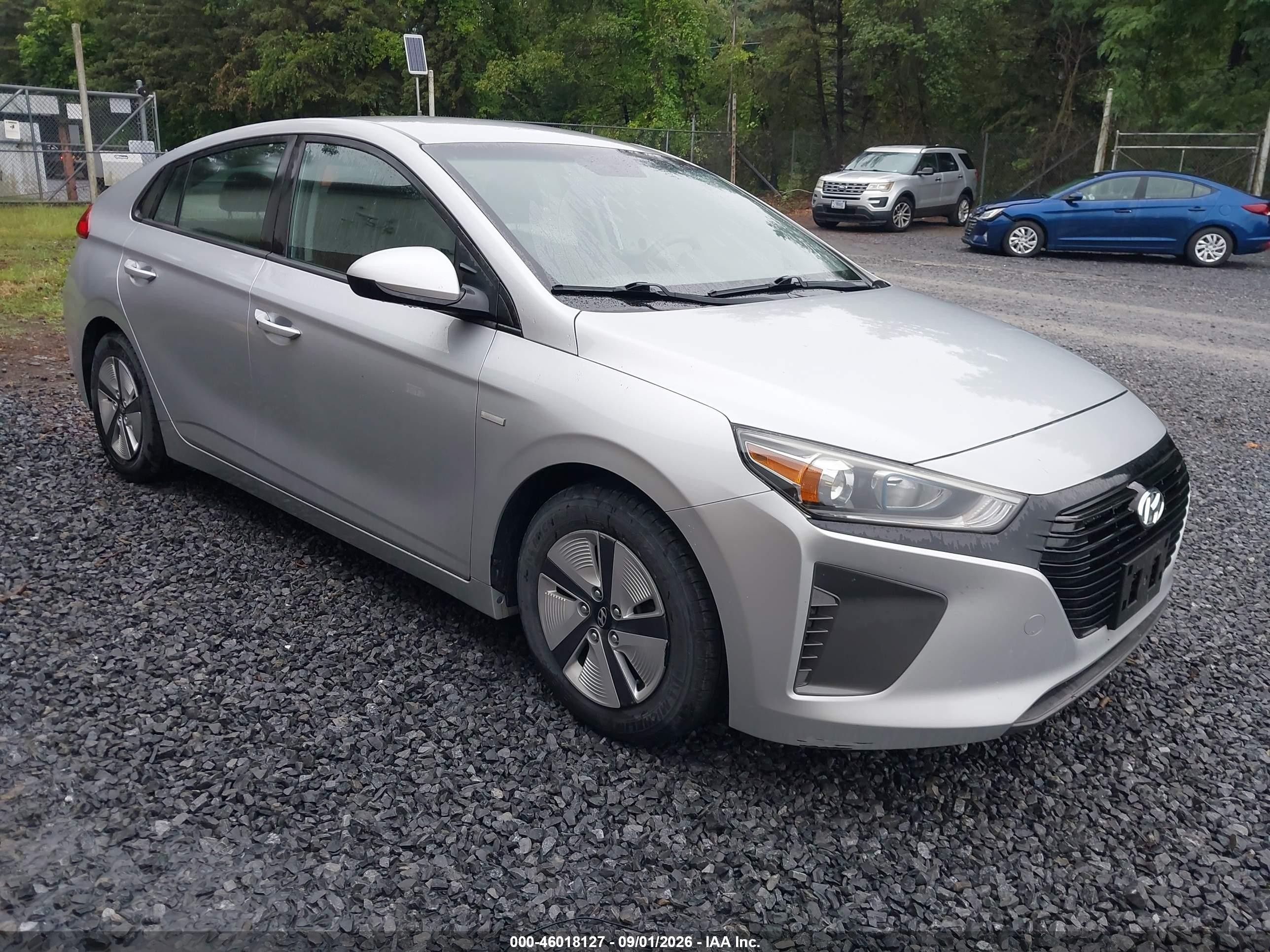2018 Hyundai Ioniq Hybrid Blue Silver vin: KMHC65LC9JU076238