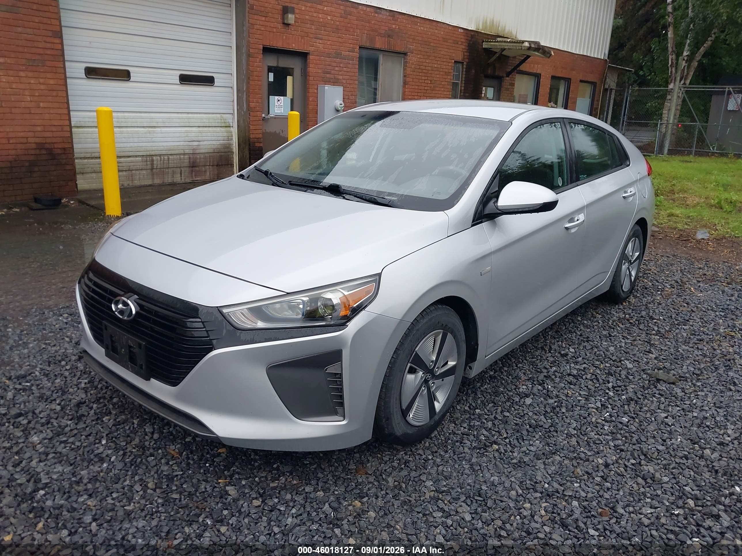 2018 Hyundai Ioniq Hybrid Blue Серебряный vin: KMHC65LC9JU076238