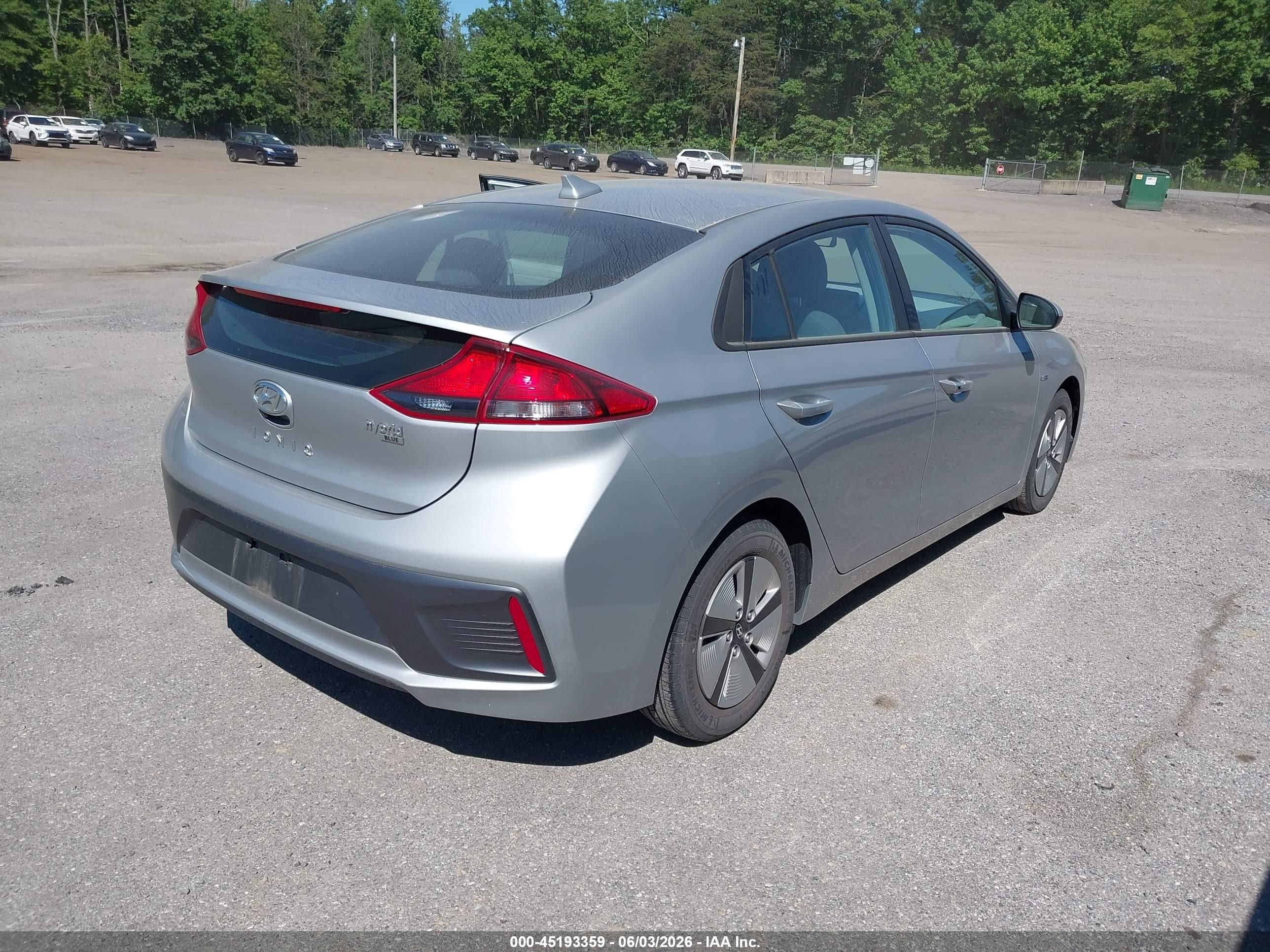 2020 Hyundai Ioniq Hybrid Blue Серебряный vin: KMHC65LC9LU220454