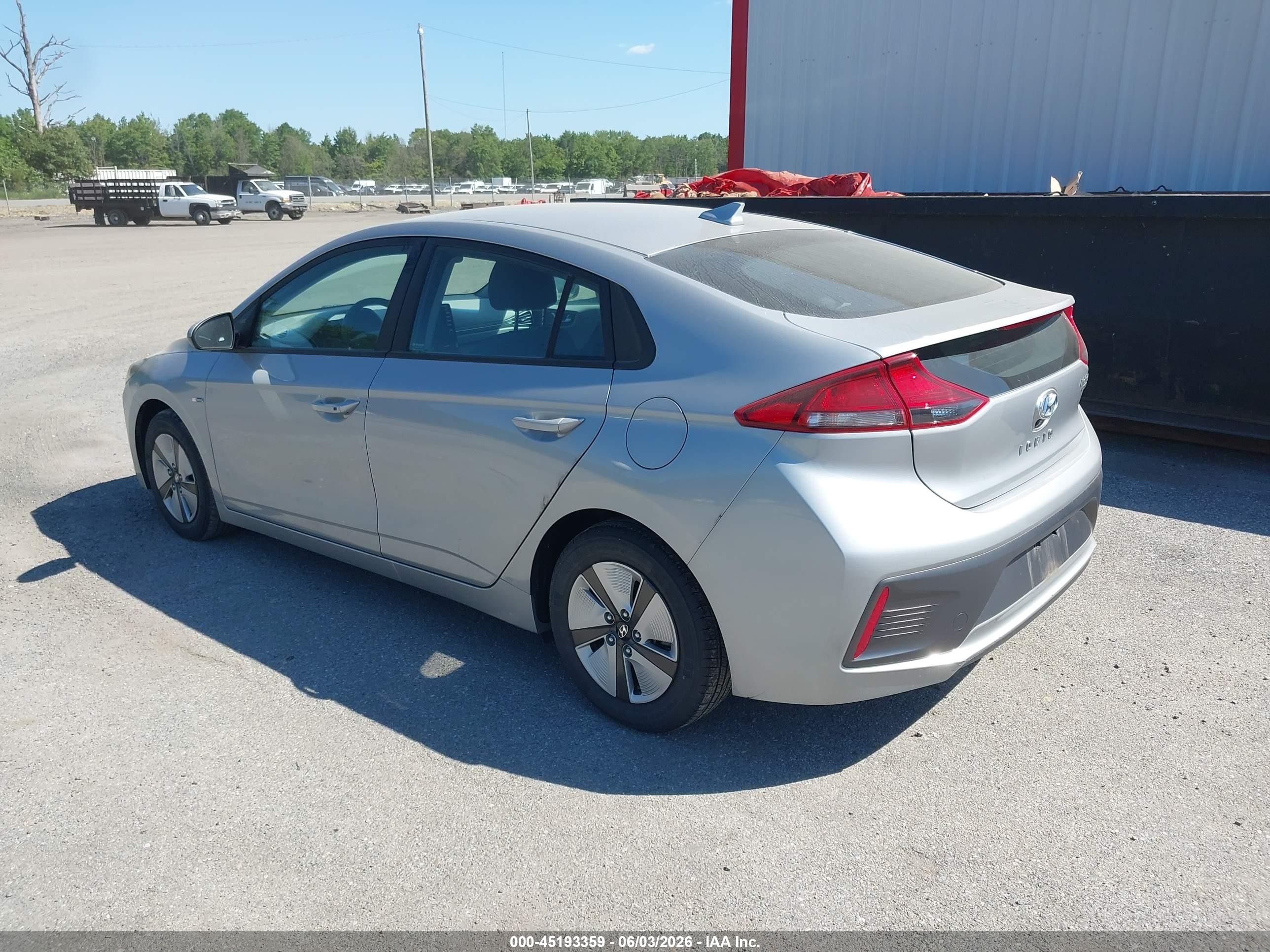 2020 Hyundai Ioniq Hybrid Blue Серебряный vin: KMHC65LC9LU220454