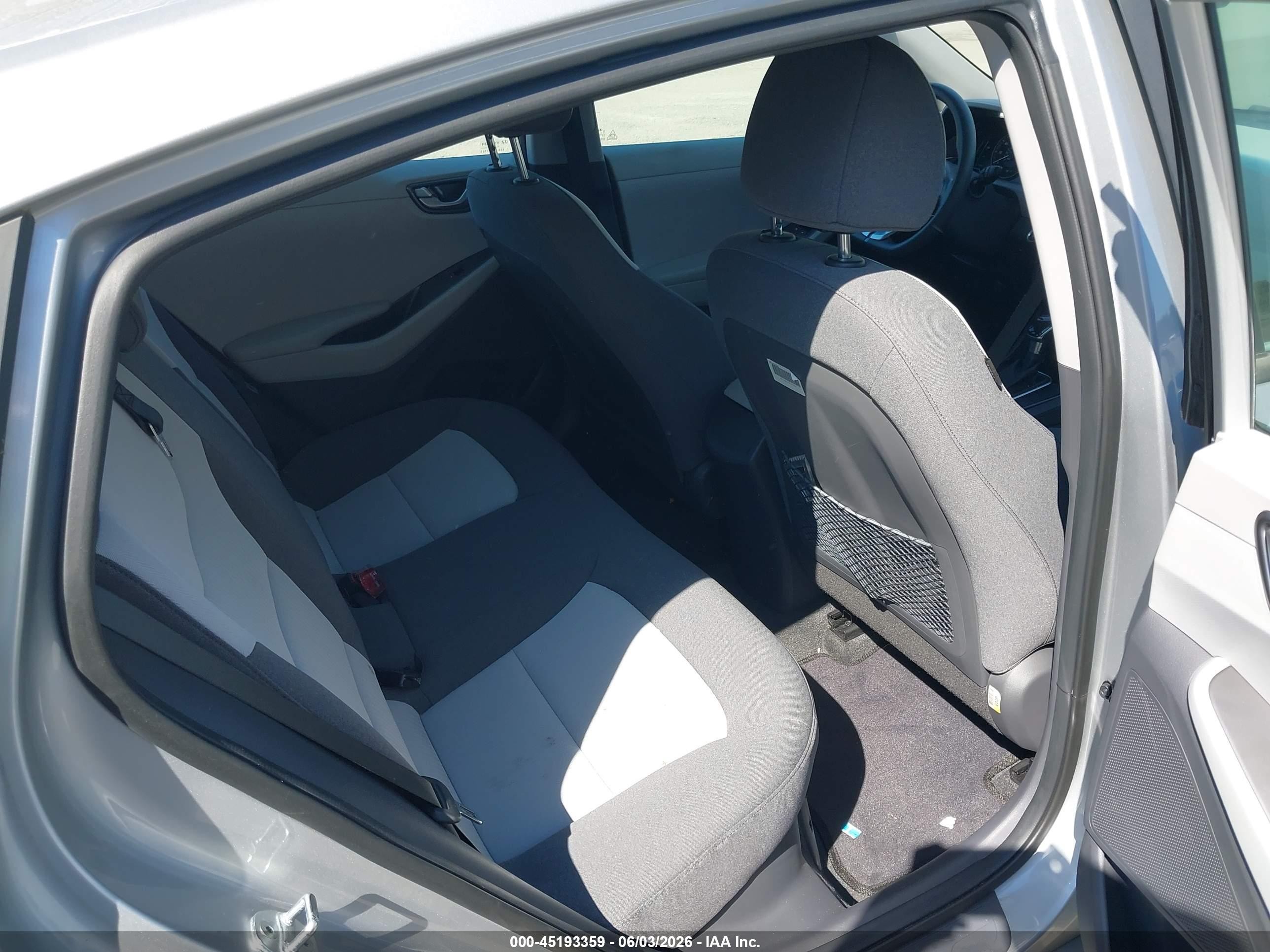 2020 Hyundai Ioniq Hybrid Blue Серебряный vin: KMHC65LC9LU220454
