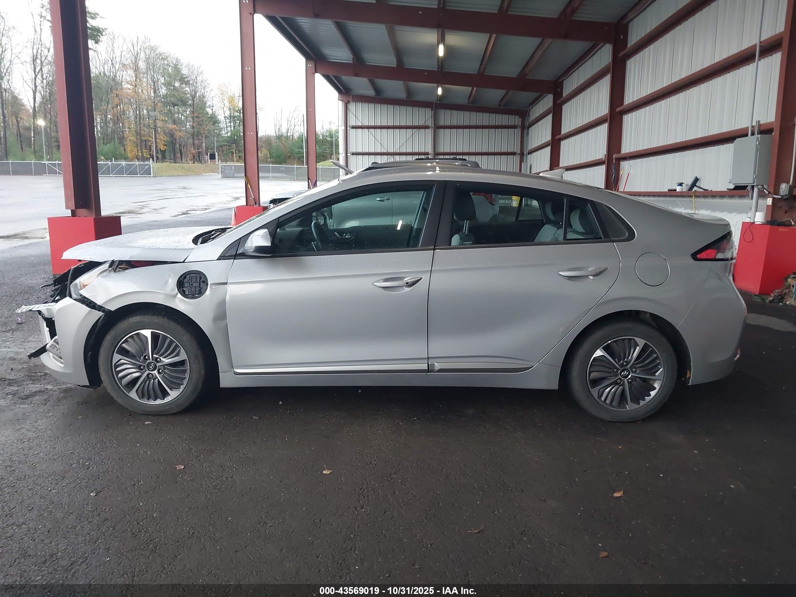 2021 Hyundai Ioniq Plug-in Hybrid Se Silver vin: KMHC65LD0MU253014
